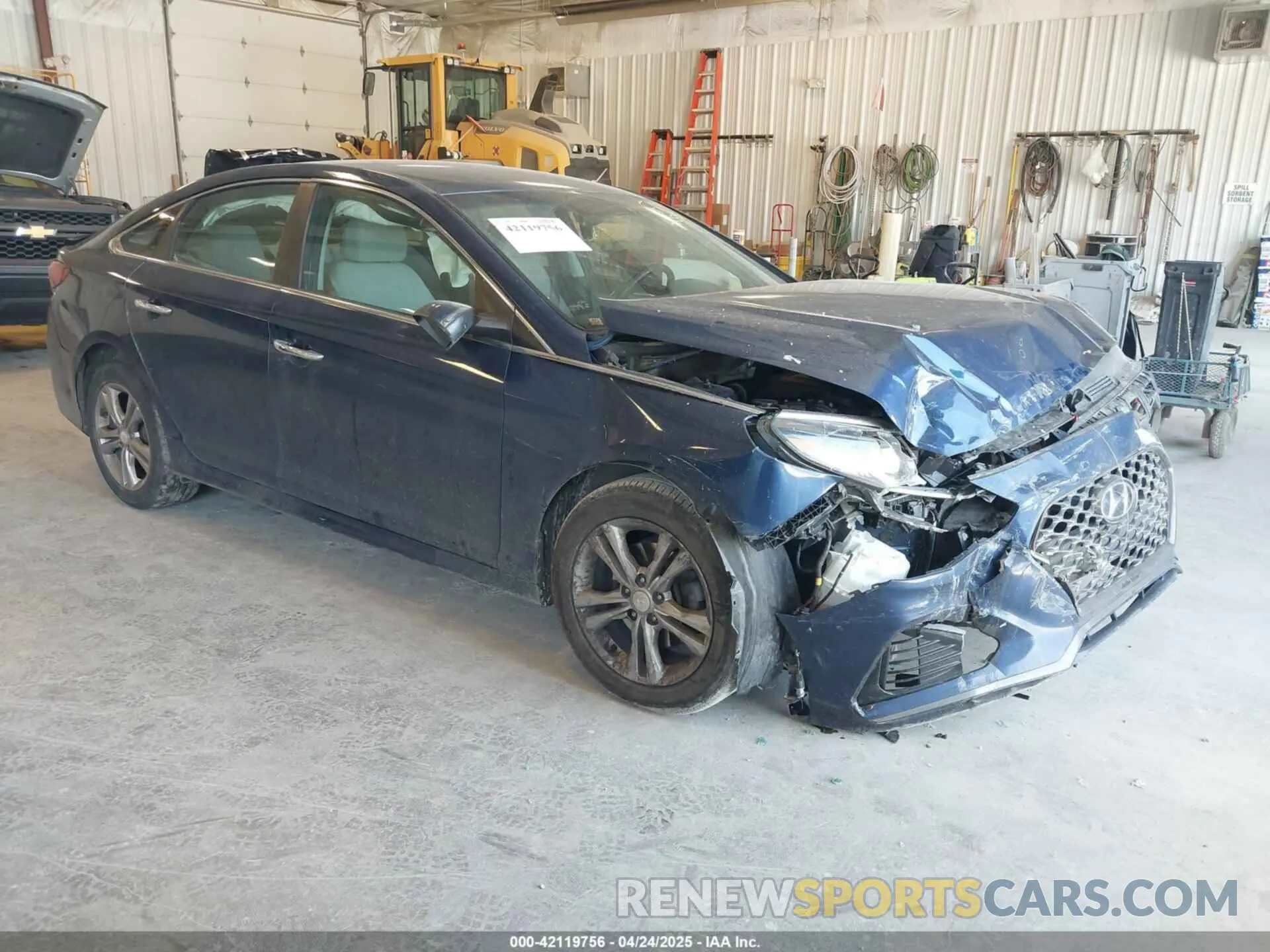 1 Photograph of a damaged car 5NPE34AF7KH772590 HYUNDAI SONATA 2019