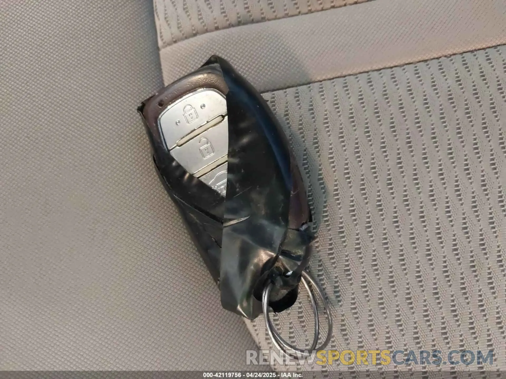 11 Photograph of a damaged car 5NPE34AF7KH772590 HYUNDAI SONATA 2019