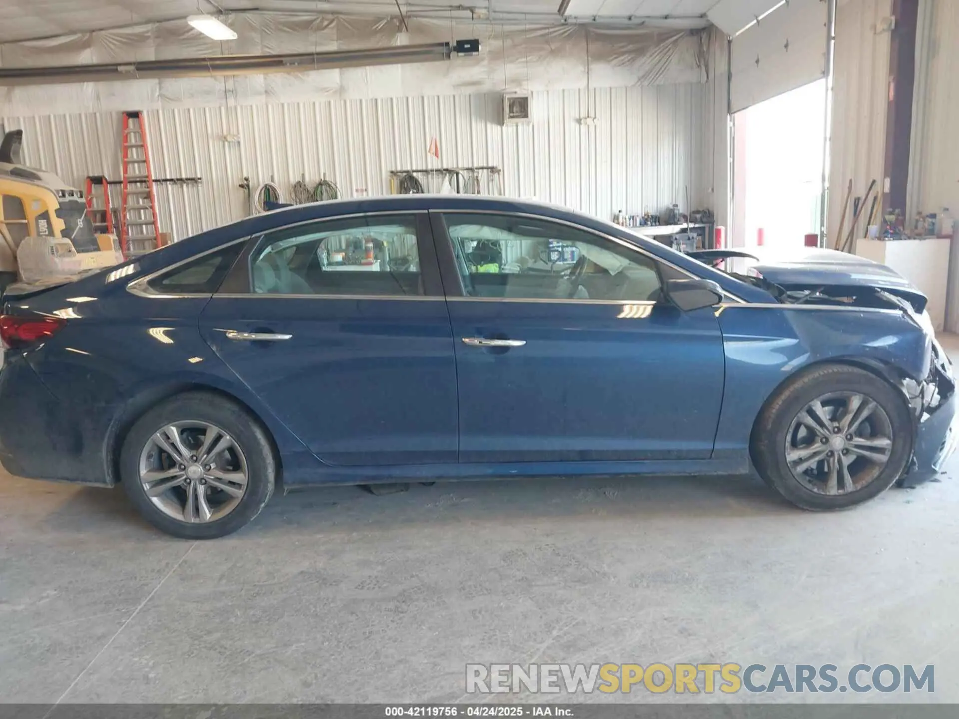 13 Photograph of a damaged car 5NPE34AF7KH772590 HYUNDAI SONATA 2019