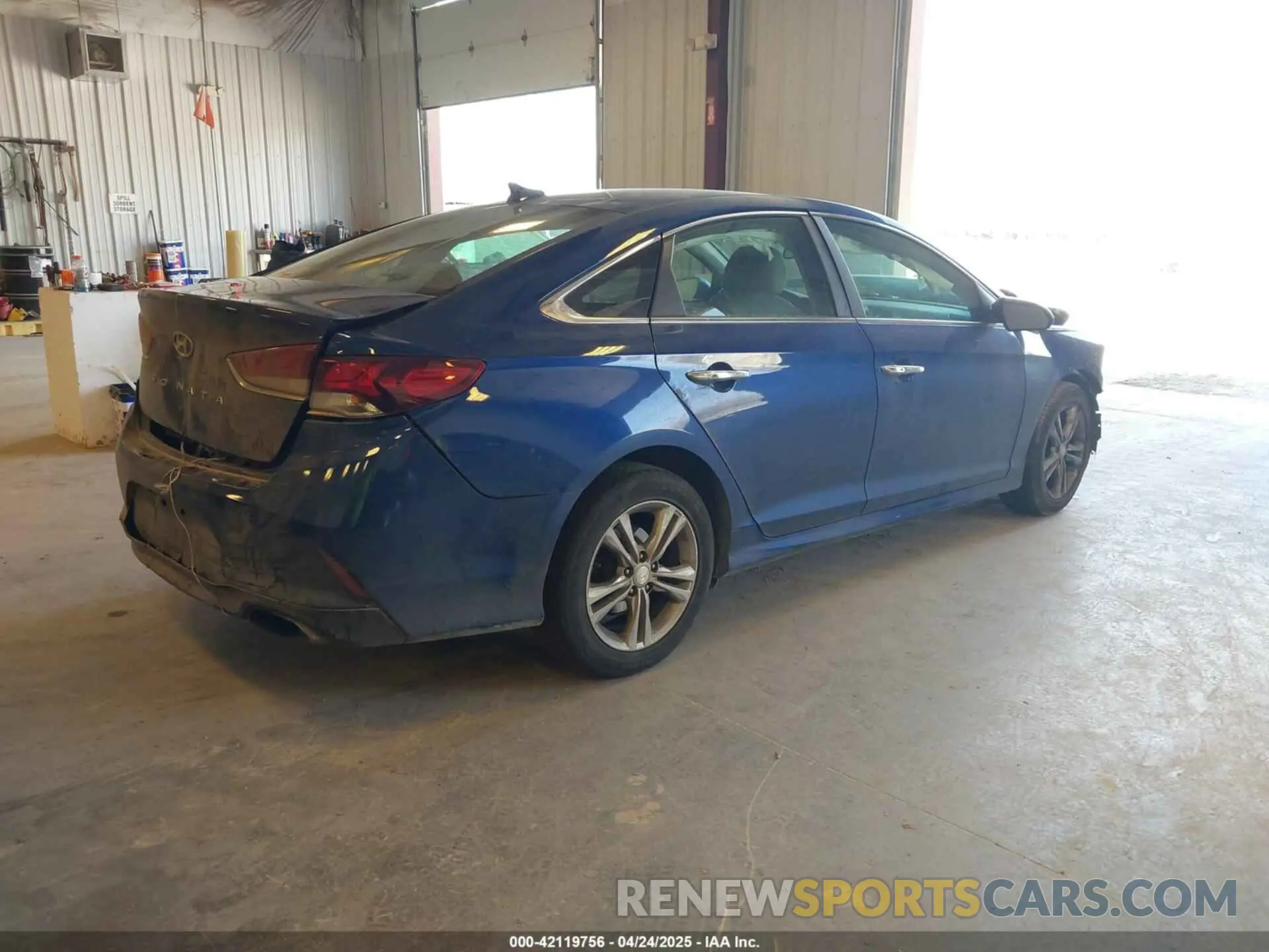 4 Photograph of a damaged car 5NPE34AF7KH772590 HYUNDAI SONATA 2019