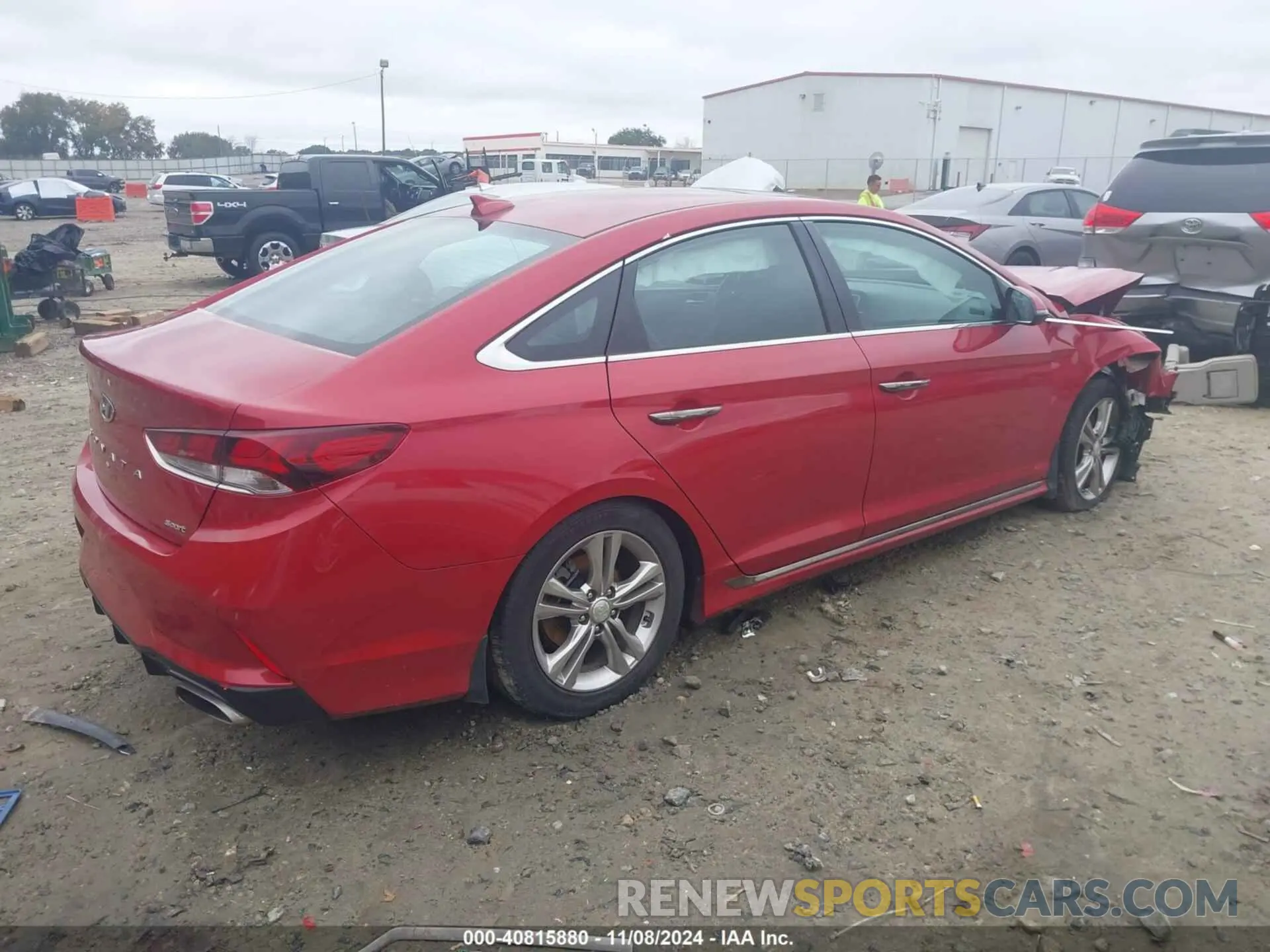 4 Photograph of a damaged car 5NPE34AF7KH808312 HYUNDAI SONATA 2019