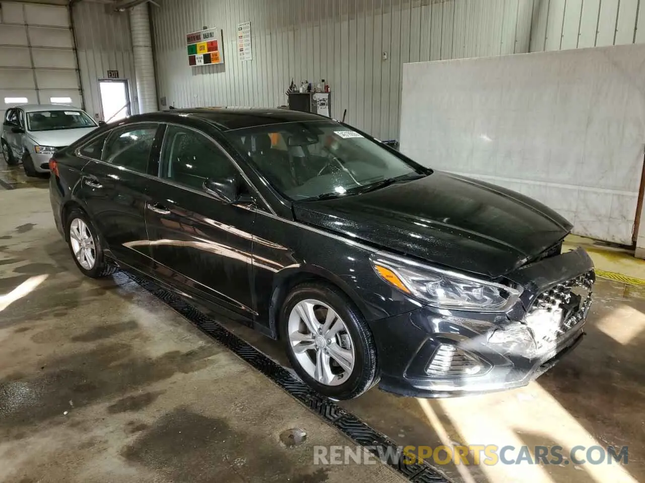 4 Photograph of a damaged car 5NPE34AF8KH735760 HYUNDAI SONATA 2019