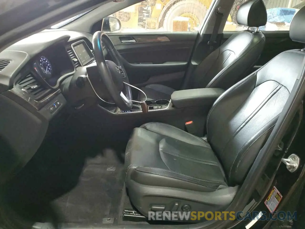 7 Photograph of a damaged car 5NPE34AF8KH735760 HYUNDAI SONATA 2019