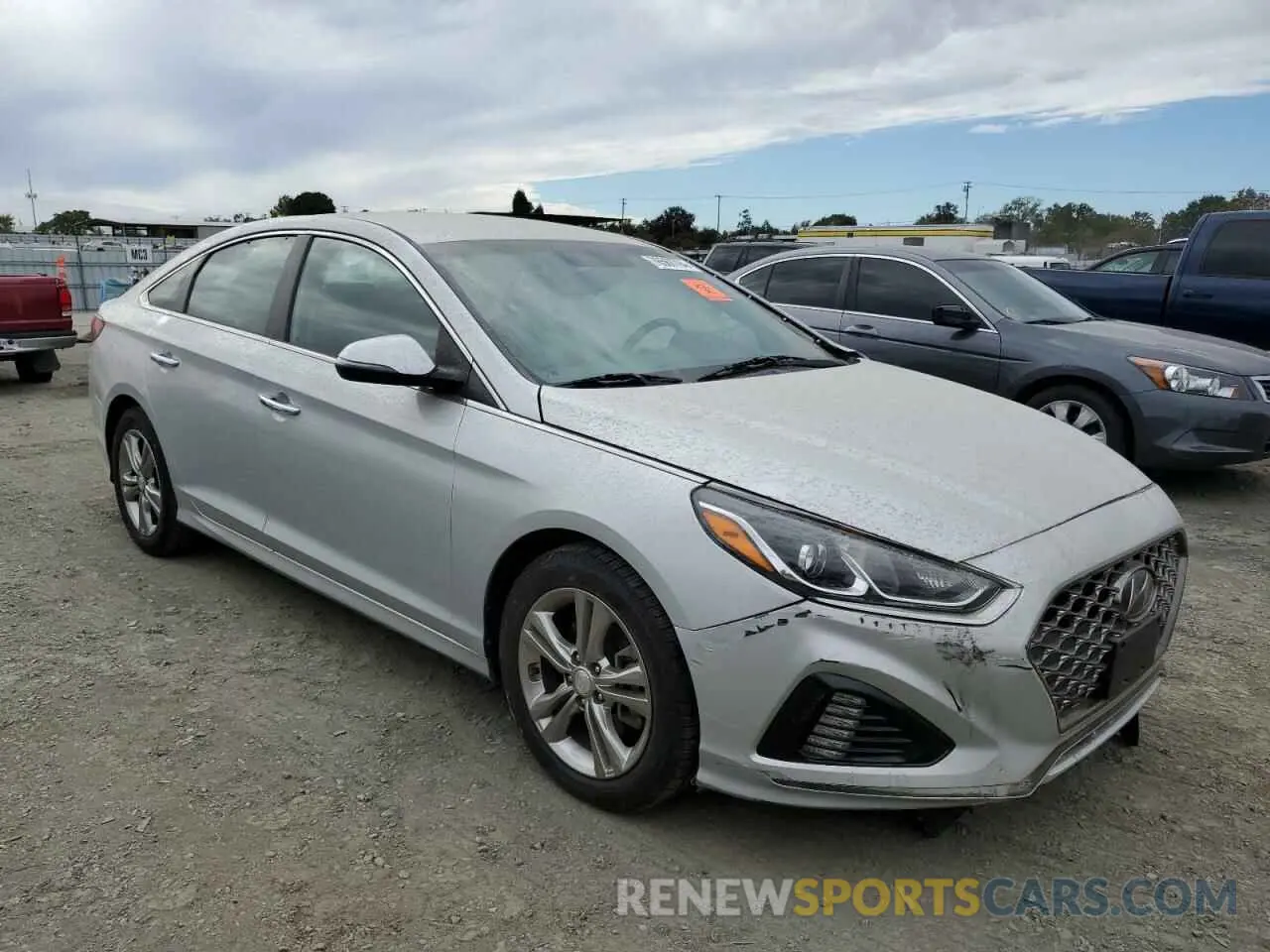 4 Photograph of a damaged car 5NPE34AF8KH770704 HYUNDAI SONATA 2019