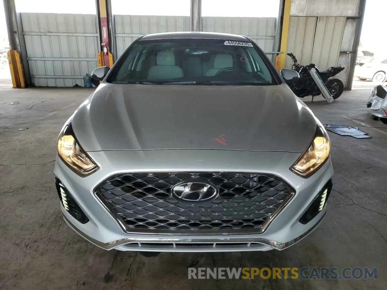 5 Photograph of a damaged car 5NPE34AF9KH747951 HYUNDAI SONATA 2019