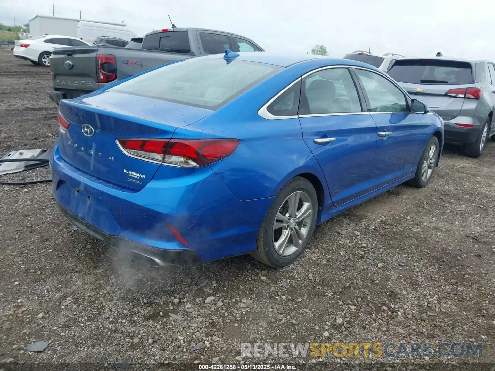 4 Photograph of a damaged car 5NPE34AF9KH776723 HYUNDAI SONATA 2019