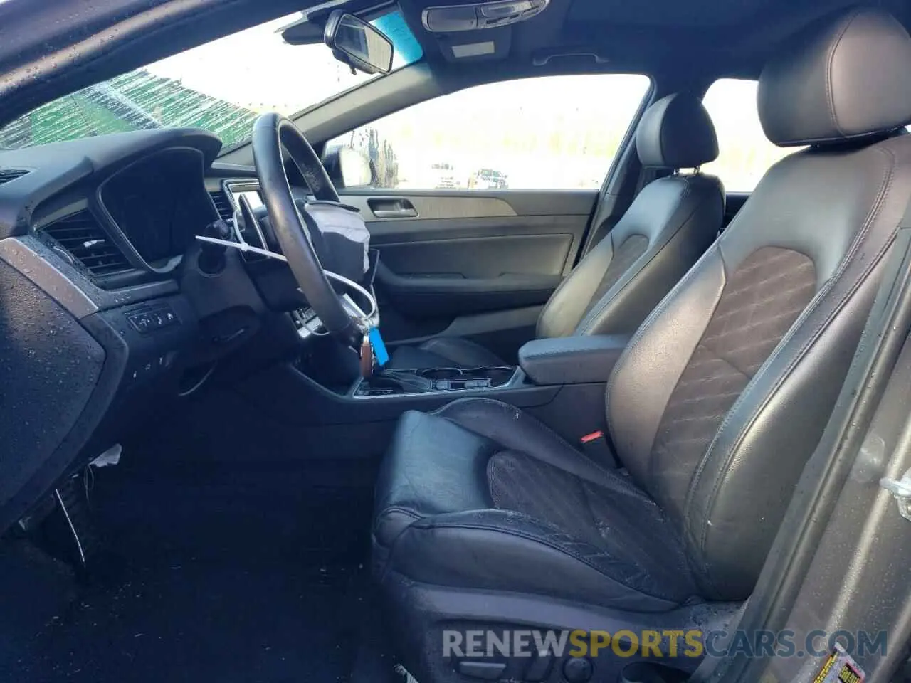7 Photograph of a damaged car 5NPE34AF9KH815763 HYUNDAI SONATA 2019