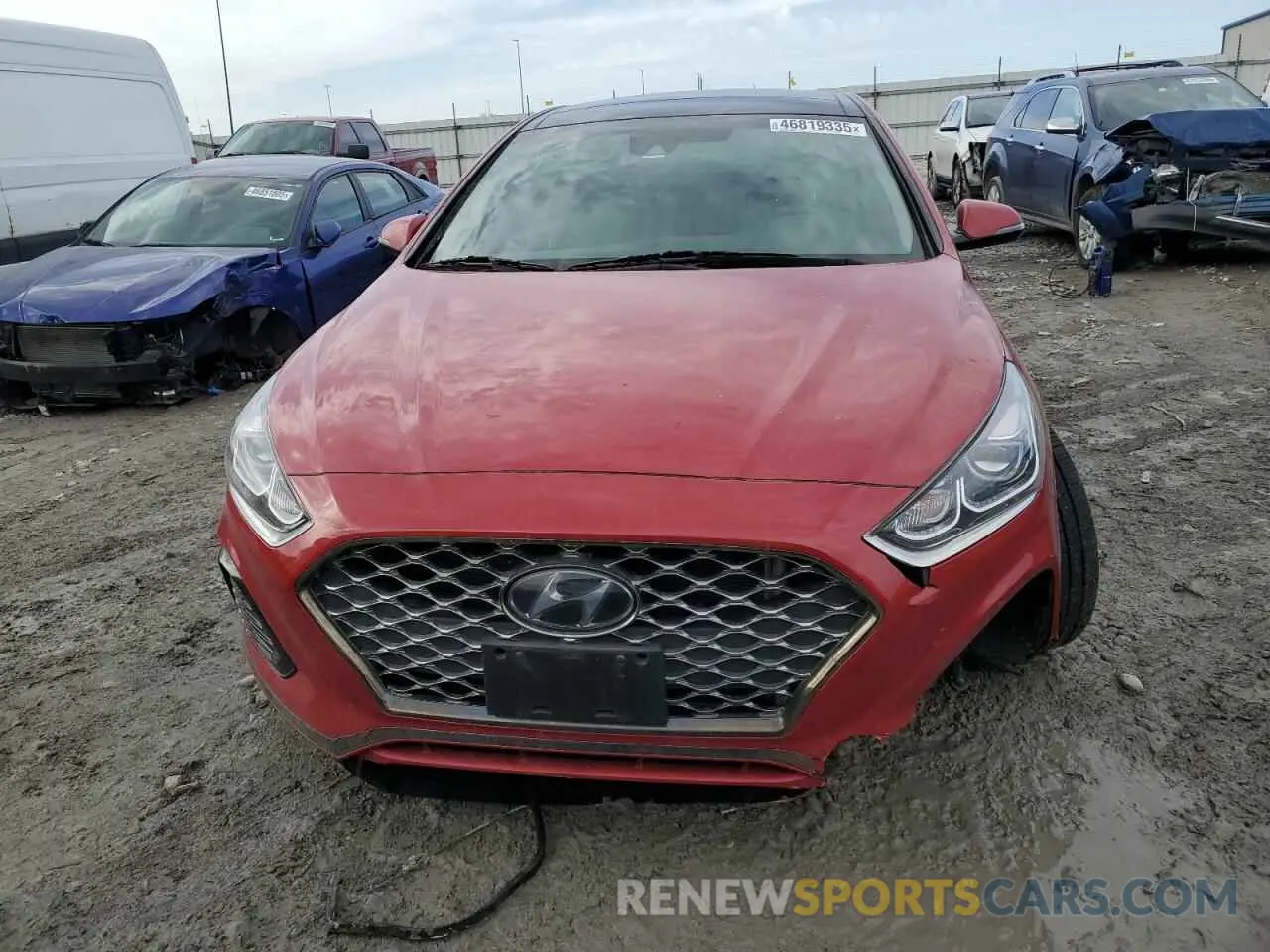 5 Photograph of a damaged car 5NPE34AF9KH821904 HYUNDAI SONATA 2019