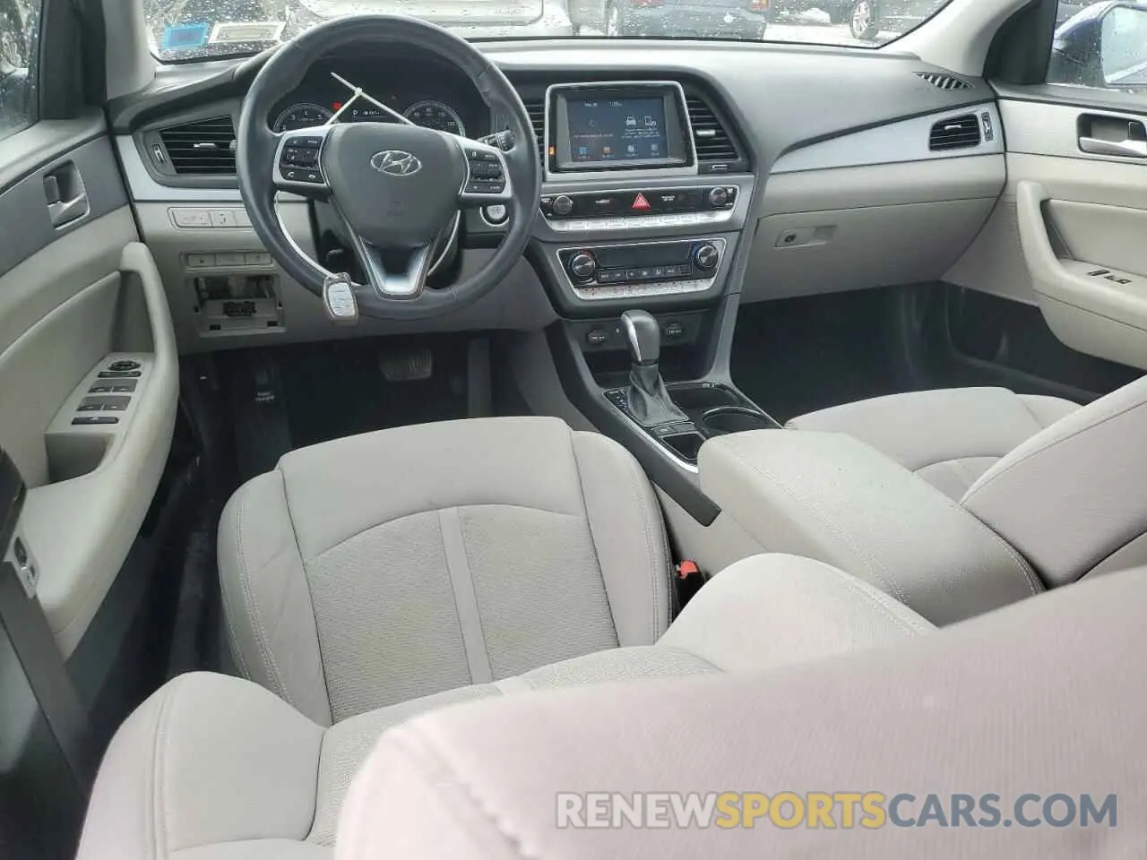 8 Photograph of a damaged car 5NPE34AFXKH728986 HYUNDAI SONATA 2019