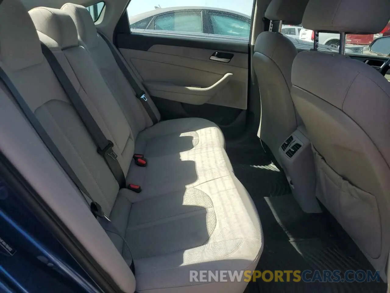10 Photograph of a damaged car 5NPE34AFXKH766492 HYUNDAI SONATA 2019