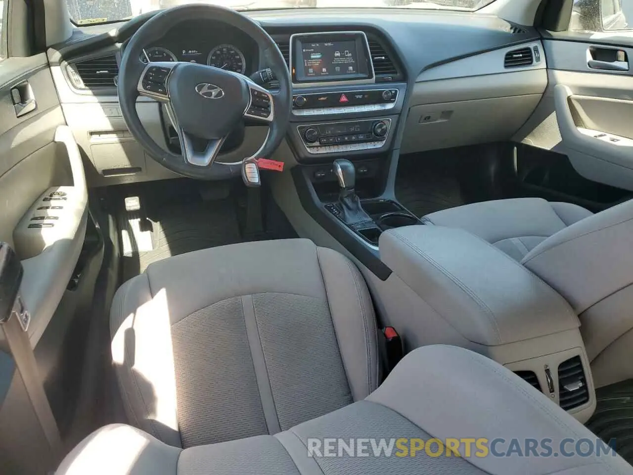 8 Photograph of a damaged car 5NPE34AFXKH766492 HYUNDAI SONATA 2019