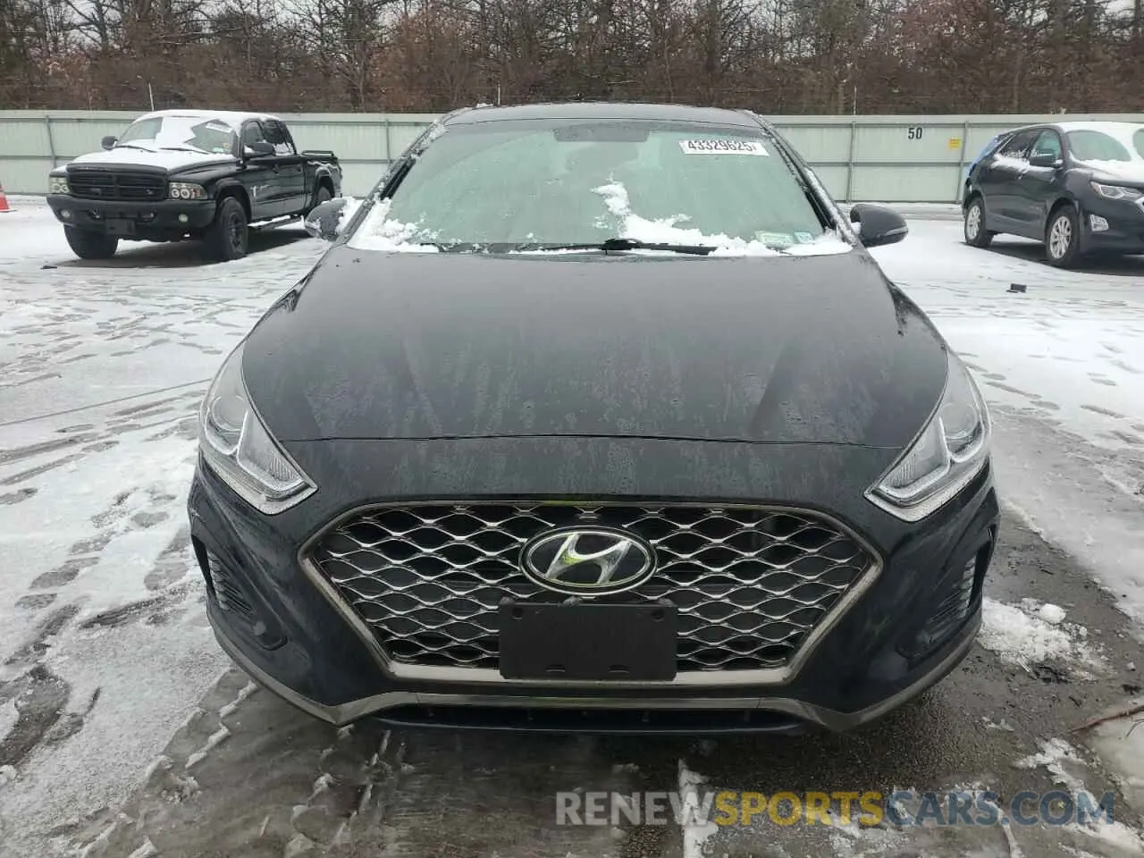 5 Photograph of a damaged car 5NPE34AFXKH783714 HYUNDAI SONATA 2019