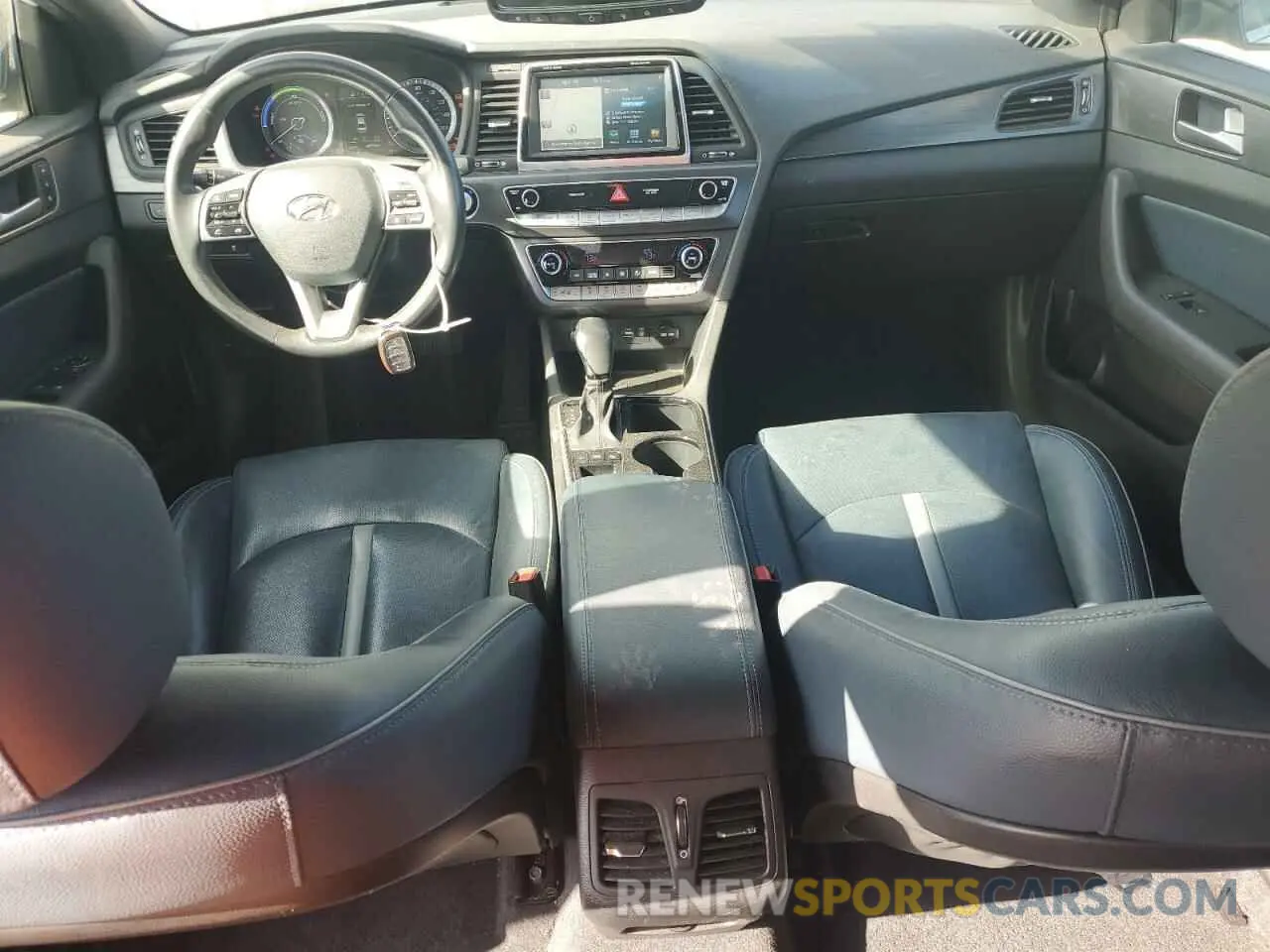 8 Photograph of a damaged car KMHE54L27KA091112 HYUNDAI SONATA 2019