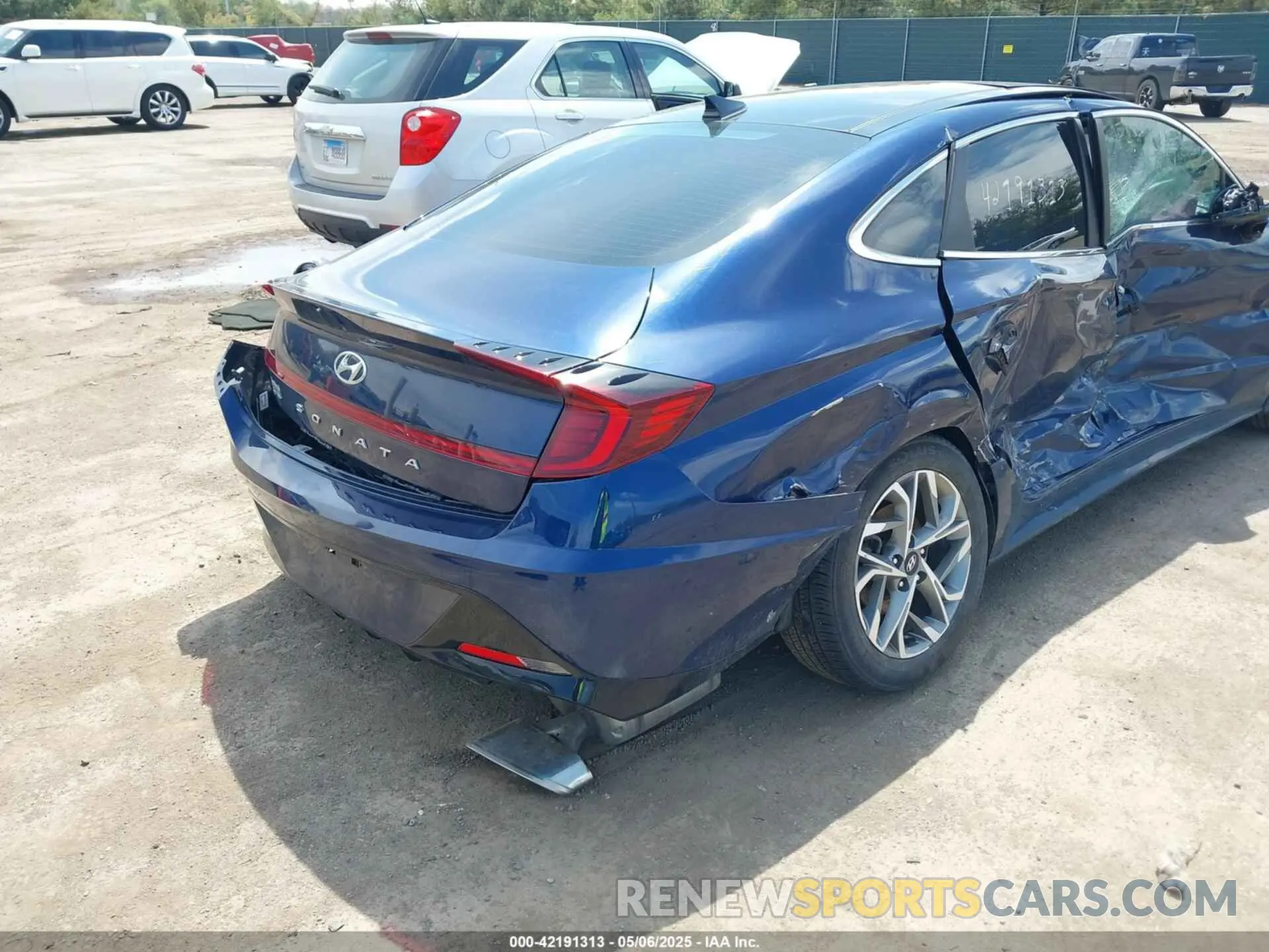 6 Photograph of a damaged car 5NPEF4JA0LH002065 HYUNDAI SONATA 2020