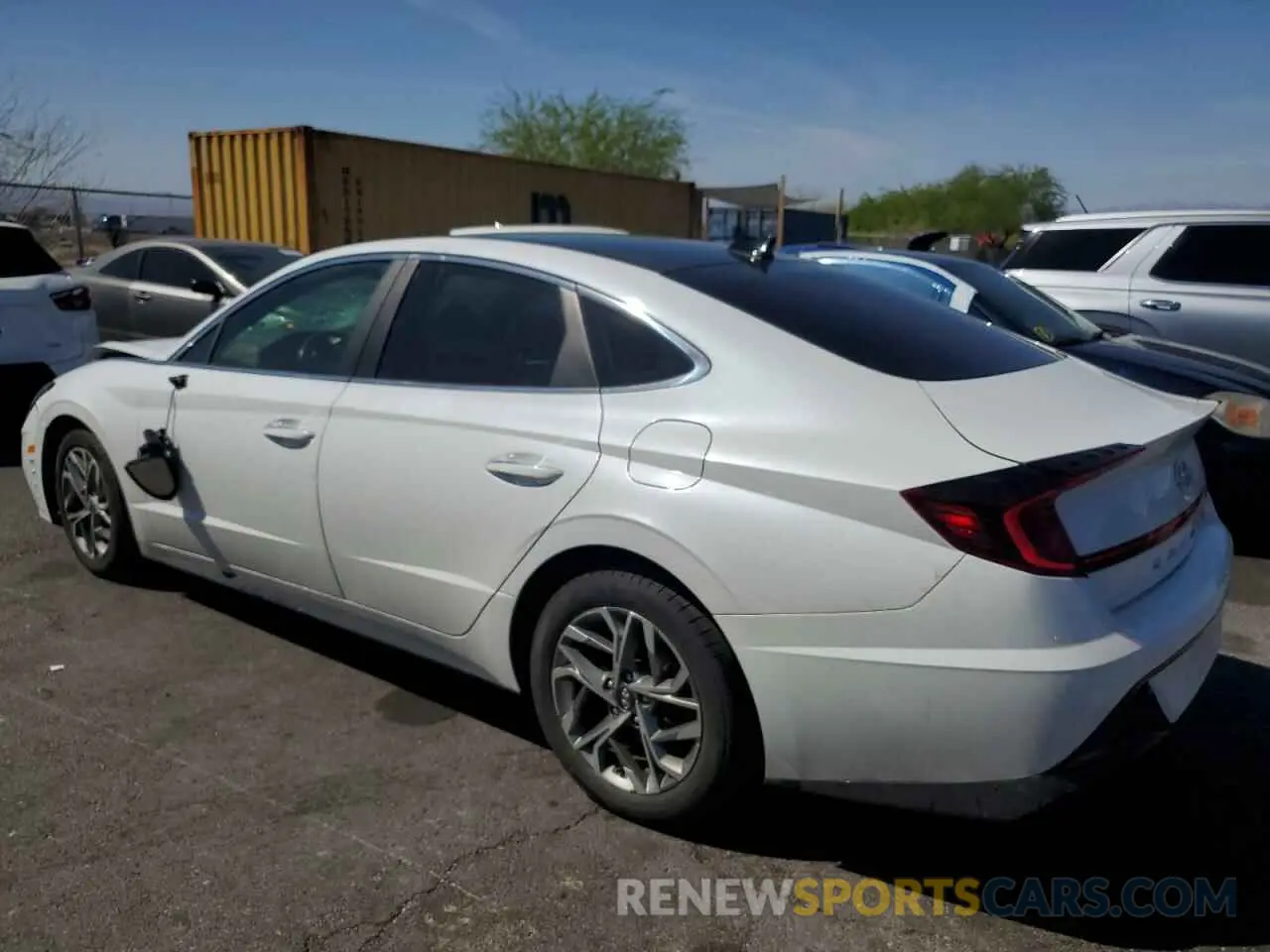 2 Photograph of a damaged car 5NPEF4JA0LH039004 HYUNDAI SONATA 2020