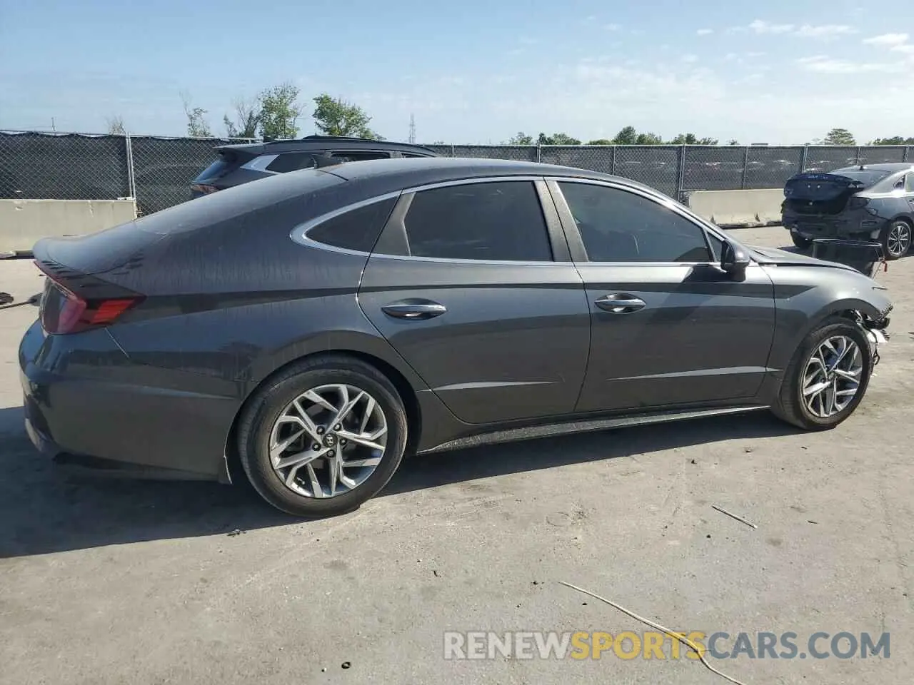 3 Photograph of a damaged car 5NPEF4JA2LH047024 HYUNDAI SONATA 2020