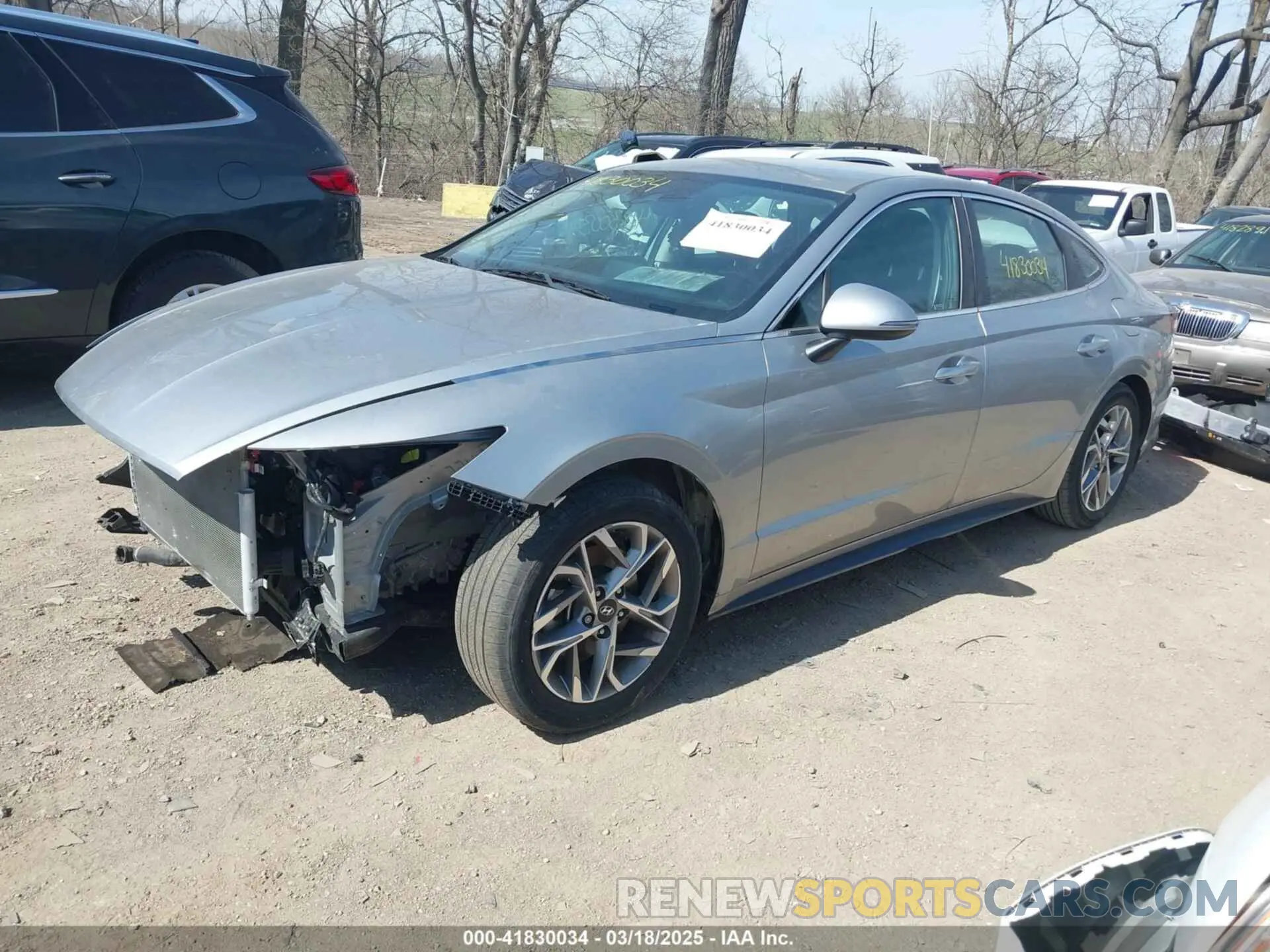 2 Photograph of a damaged car 5NPEF4JA2LH060078 HYUNDAI SONATA 2020