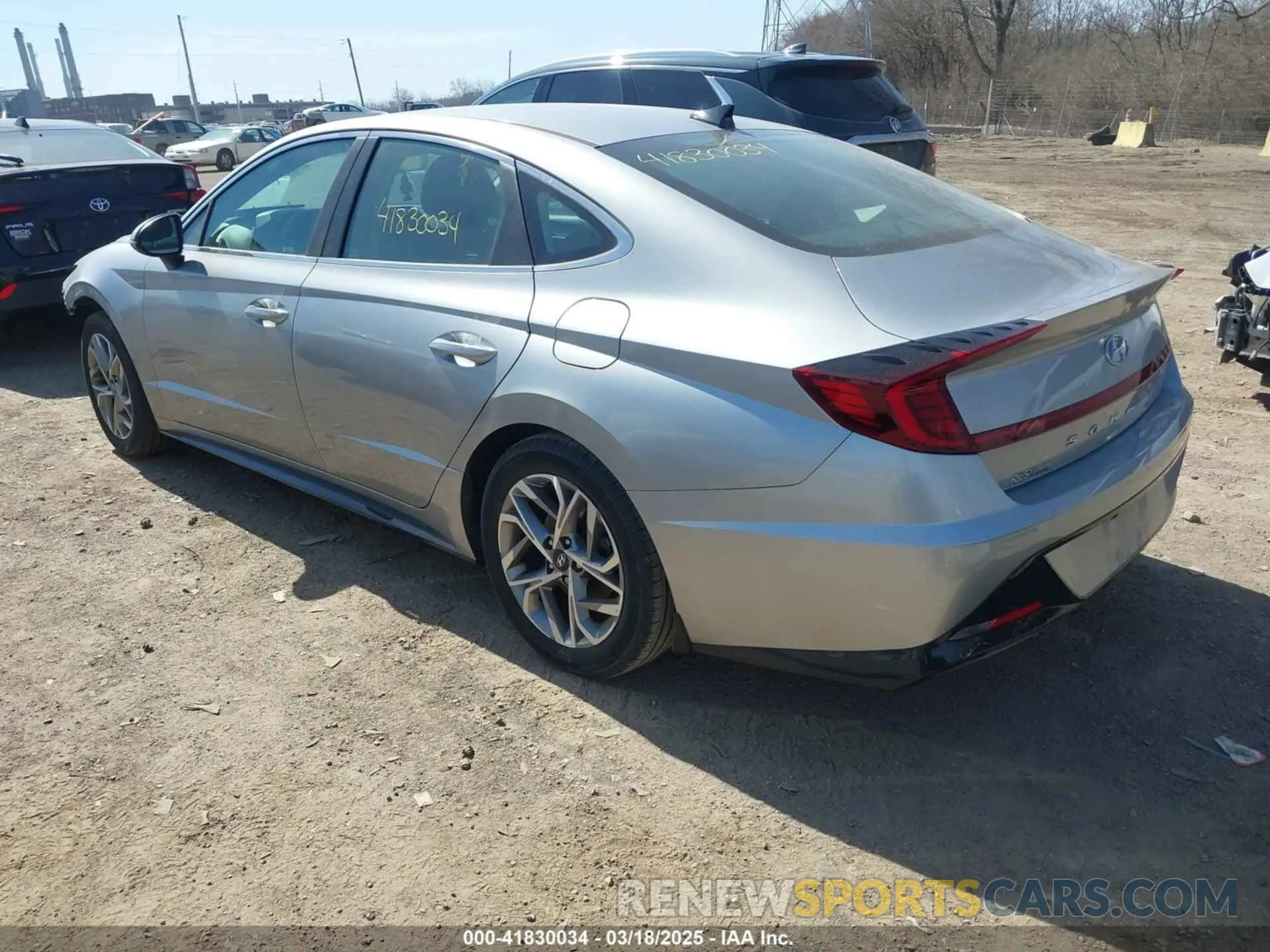 3 Photograph of a damaged car 5NPEF4JA2LH060078 HYUNDAI SONATA 2020