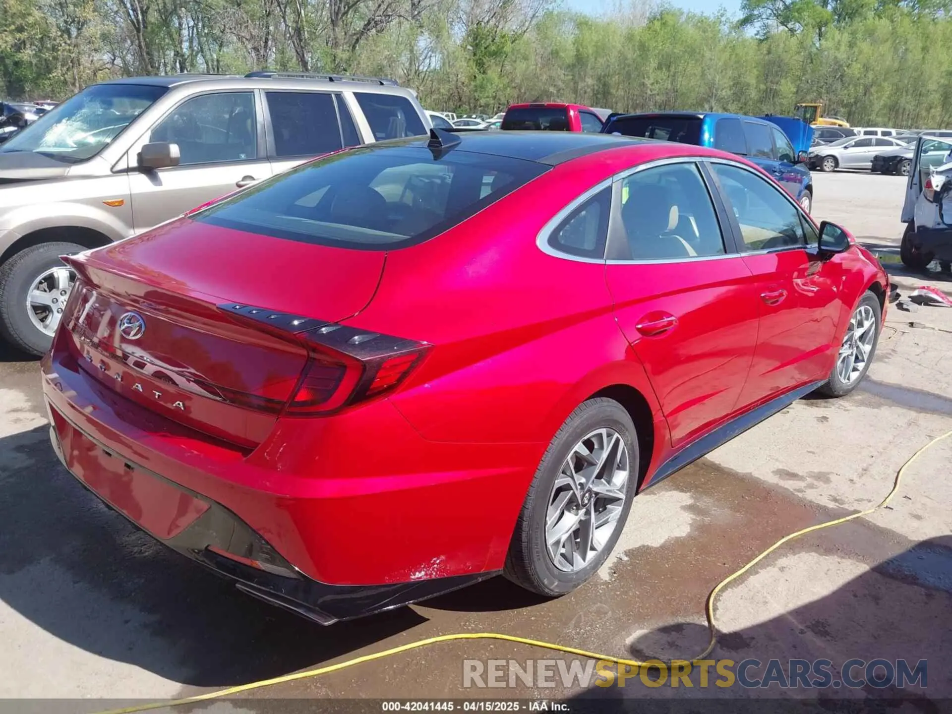 4 Photograph of a damaged car 5NPEF4JA3LH047534 HYUNDAI SONATA 2020