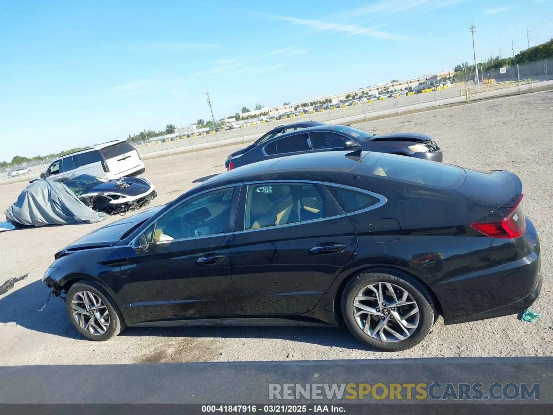 15 Photograph of a damaged car 5NPEF4JA5LH000425 HYUNDAI SONATA 2020