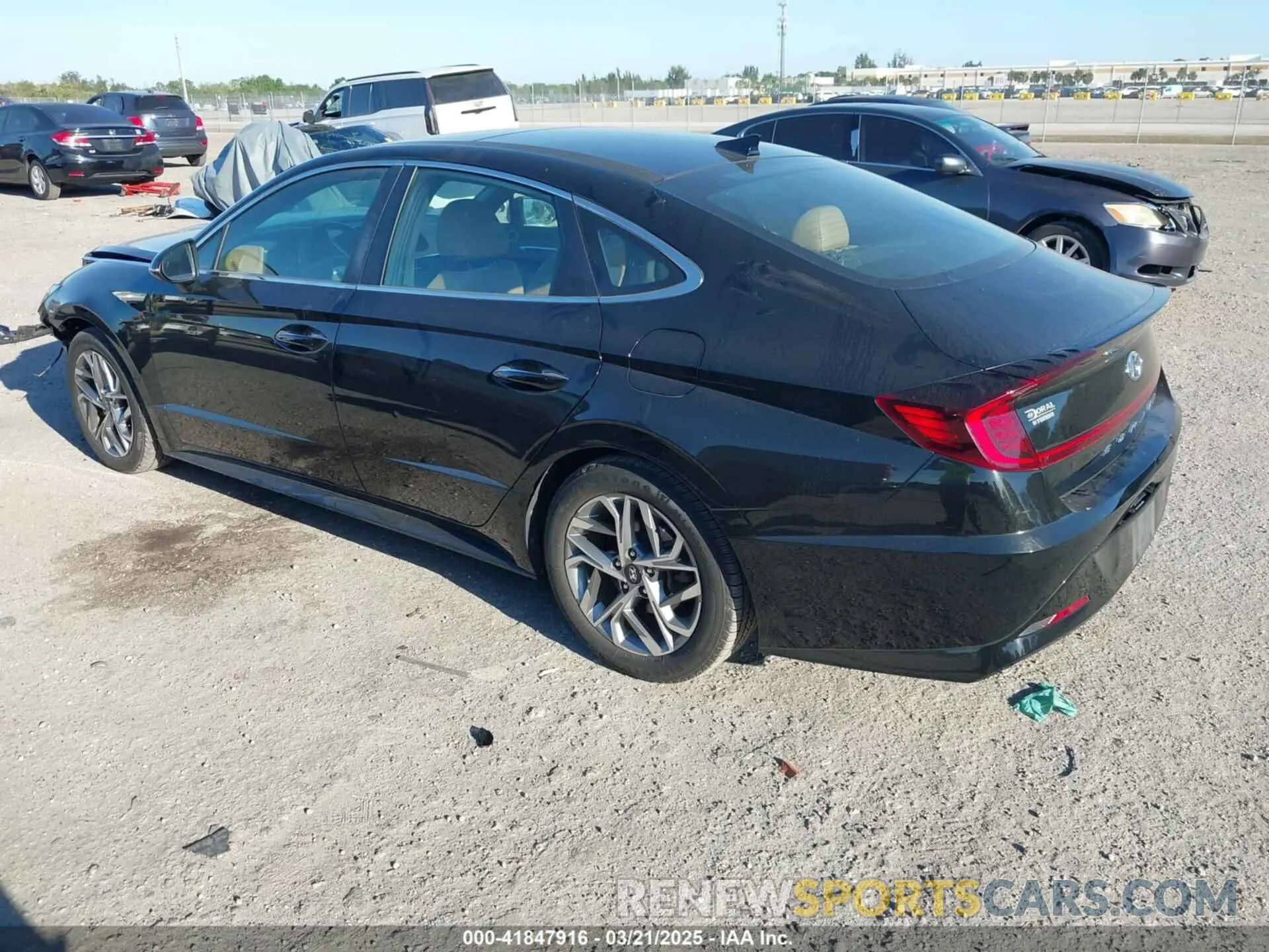3 Photograph of a damaged car 5NPEF4JA5LH000425 HYUNDAI SONATA 2020