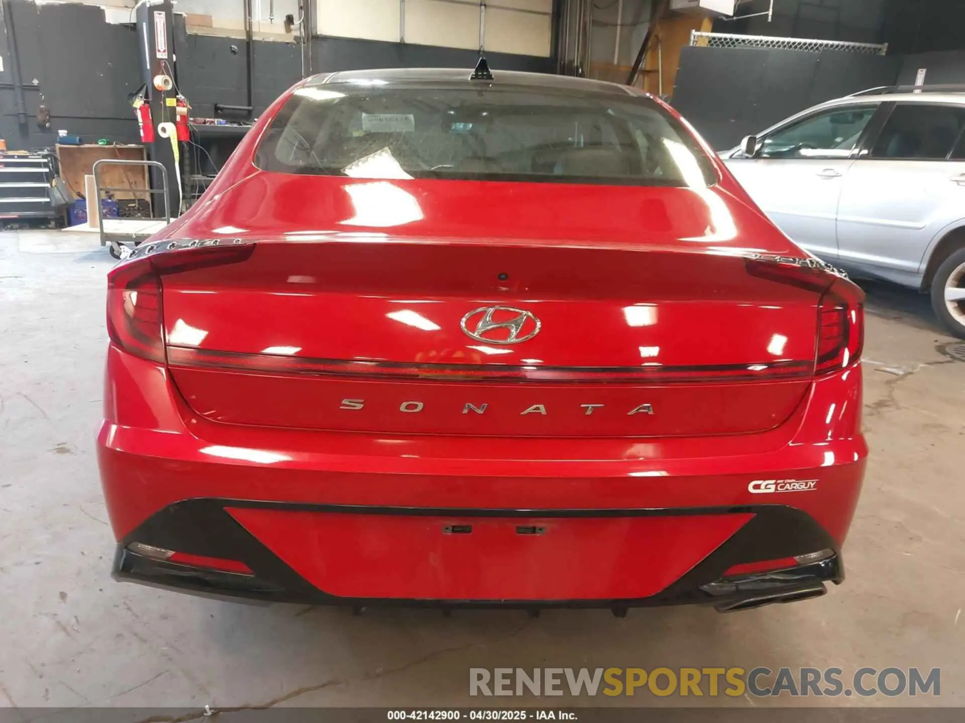 16 Photograph of a damaged car 5NPEF4JA5LH015250 HYUNDAI SONATA 2020