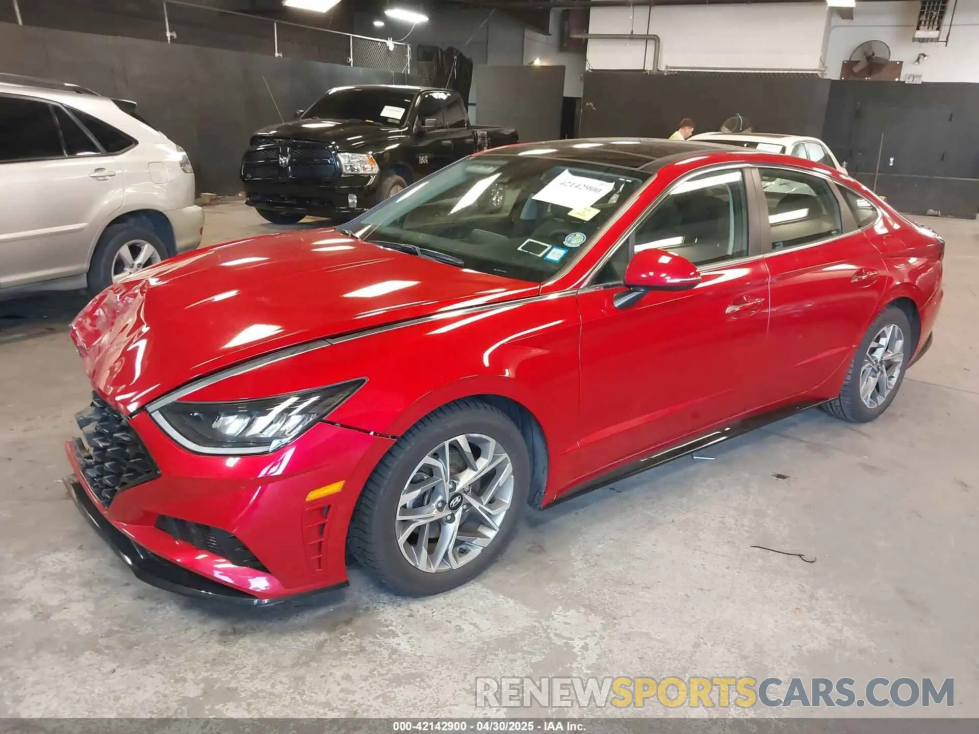 2 Photograph of a damaged car 5NPEF4JA5LH015250 HYUNDAI SONATA 2020