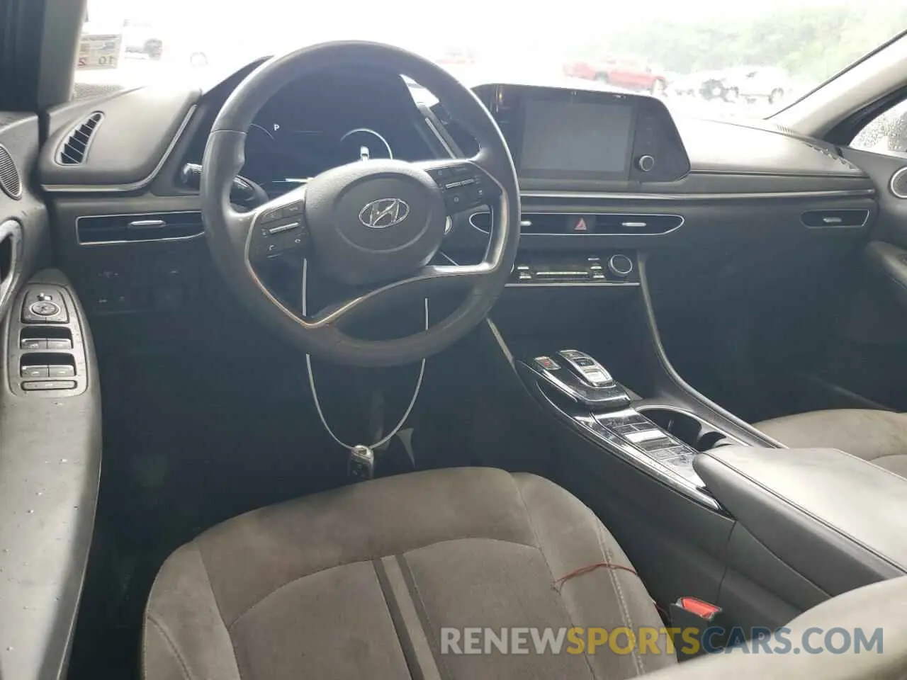 8 Photograph of a damaged car 5NPEF4JA5LH023509 HYUNDAI SONATA 2020