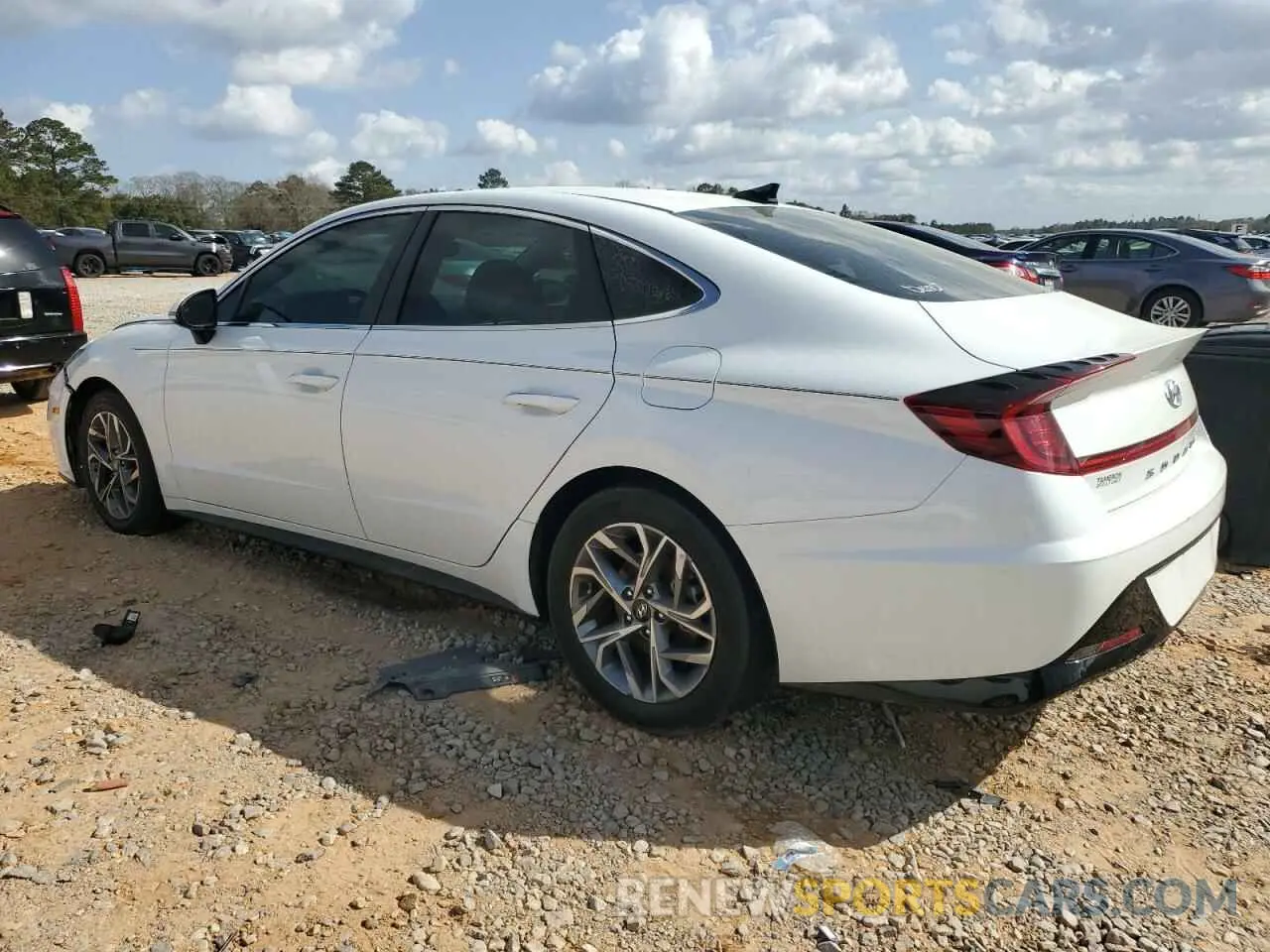 2 Photograph of a damaged car 5NPEF4JA5LH035174 HYUNDAI SONATA 2020