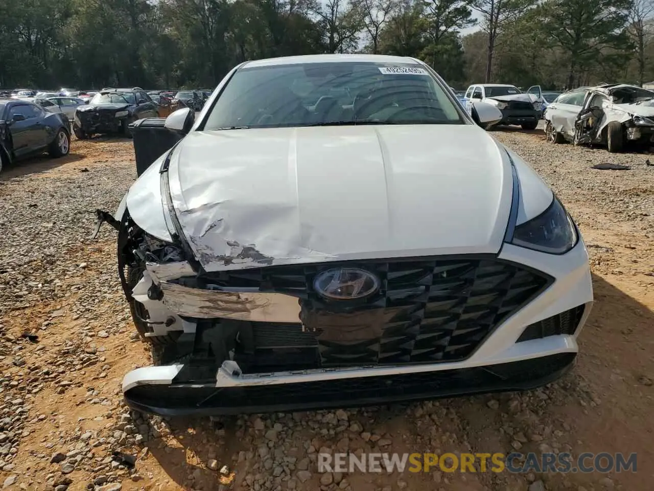 5 Photograph of a damaged car 5NPEF4JA5LH035174 HYUNDAI SONATA 2020