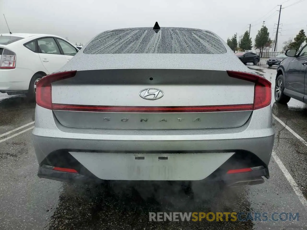 6 Photograph of a damaged car 5NPEF4JA5LH053786 HYUNDAI SONATA 2020