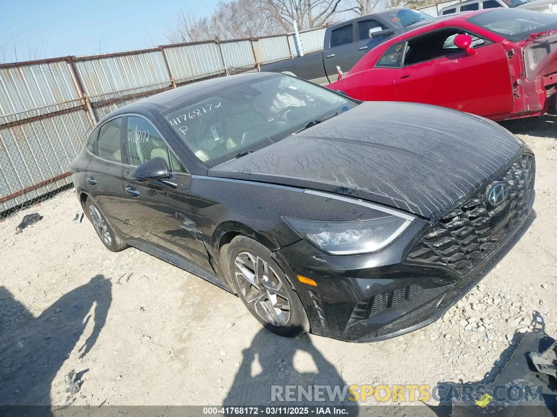 1 Photograph of a damaged car 5NPEF4JA7LH021986 HYUNDAI SONATA 2020
