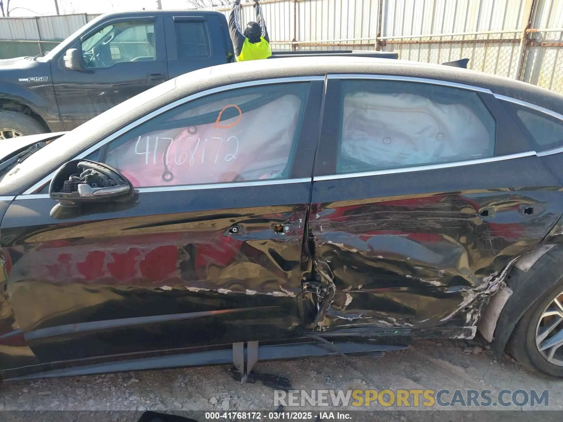 13 Photograph of a damaged car 5NPEF4JA7LH021986 HYUNDAI SONATA 2020