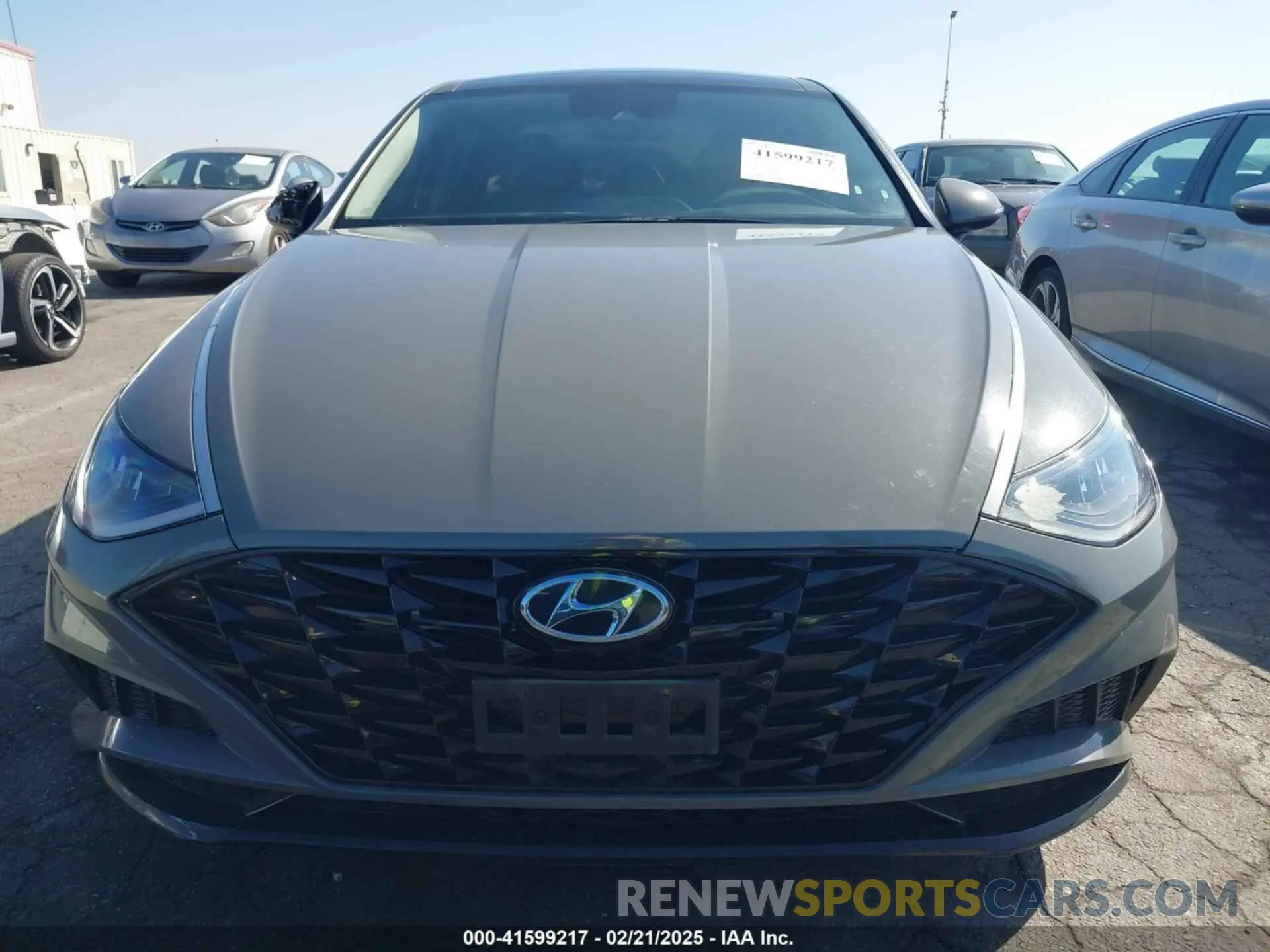 11 Photograph of a damaged car 5NPEF4JA8LH061106 HYUNDAI SONATA 2020