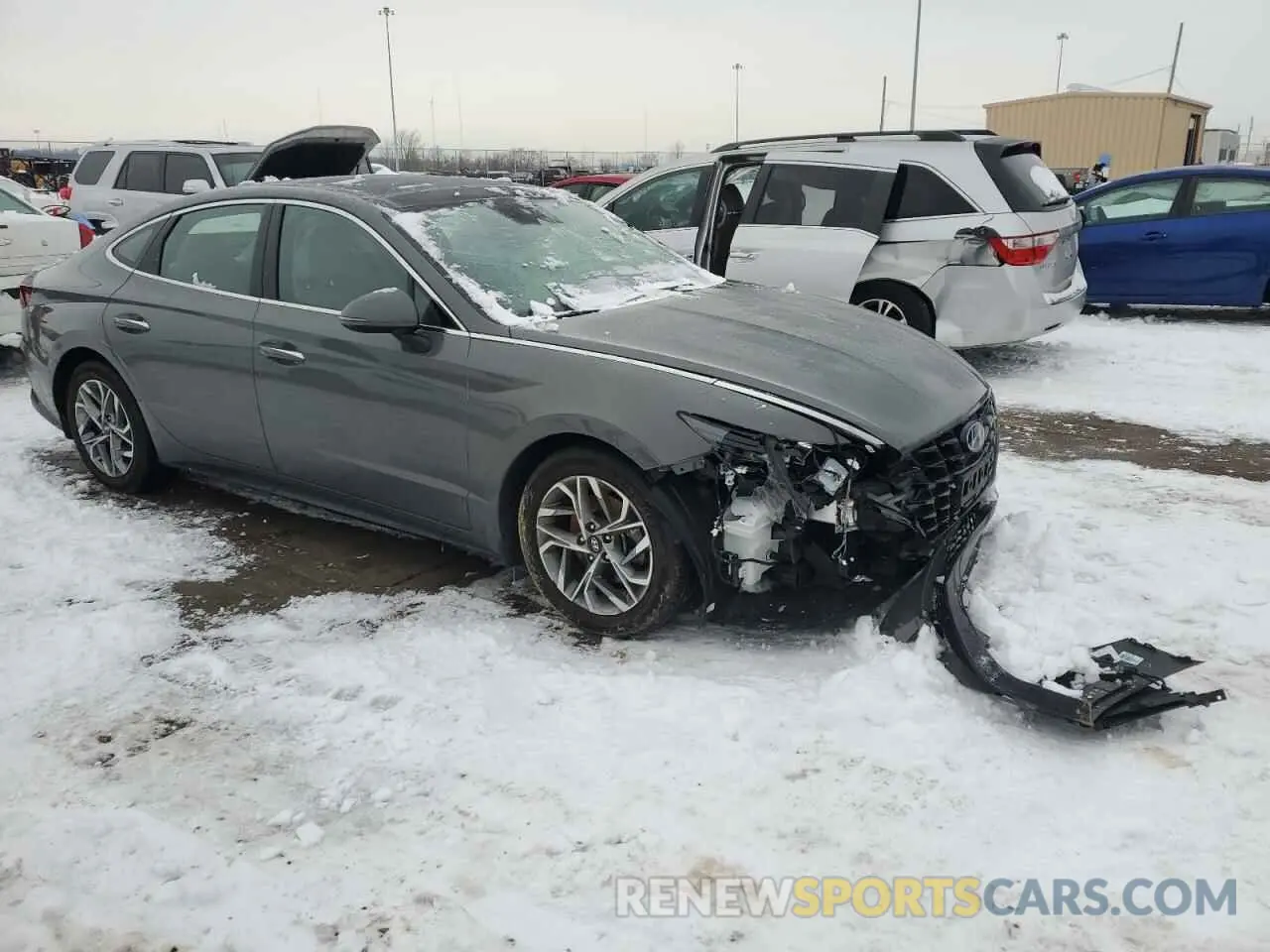4 Photograph of a damaged car 5NPEF4JA9LH043956 HYUNDAI SONATA 2020