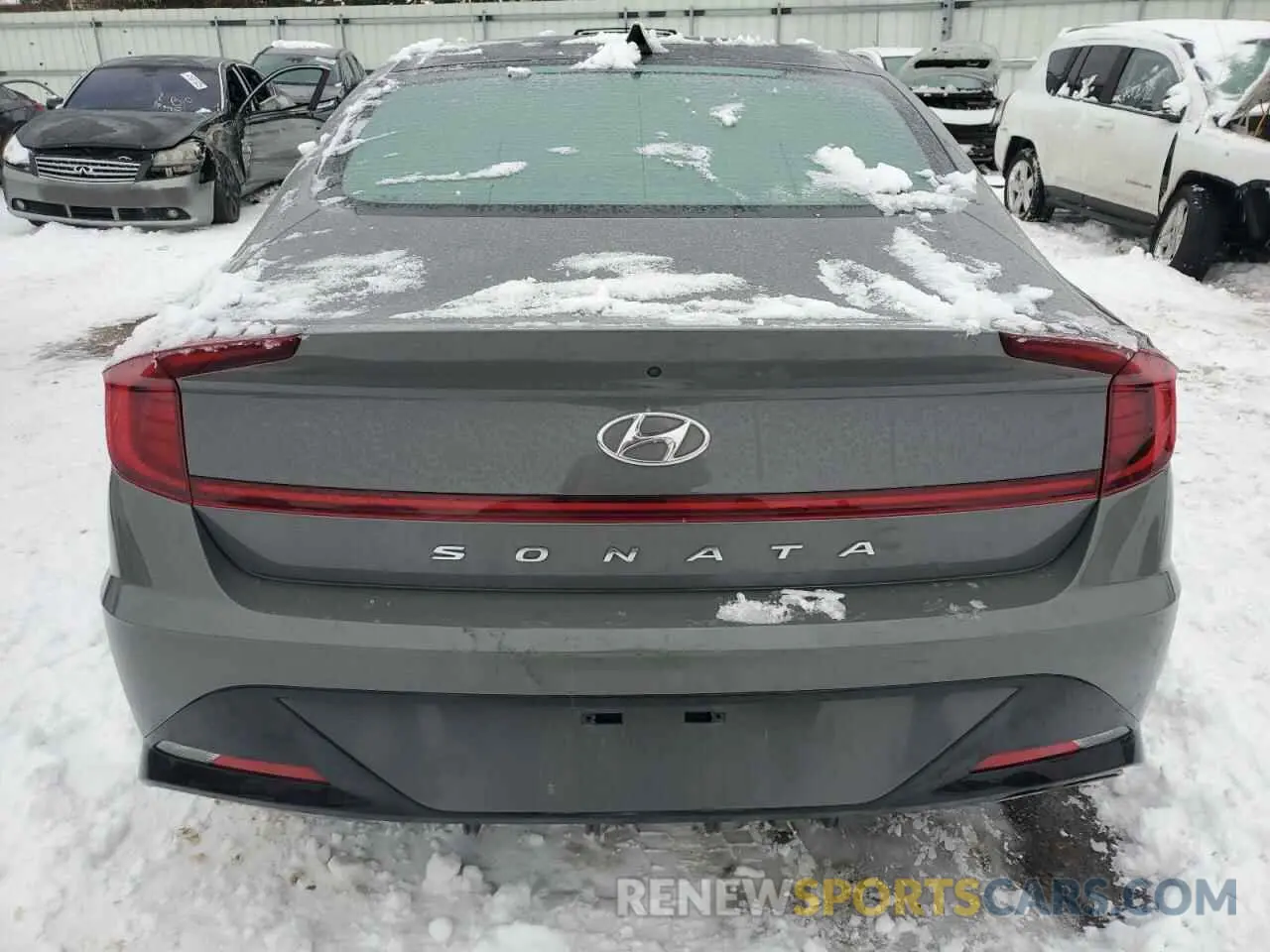 6 Photograph of a damaged car 5NPEF4JA9LH043956 HYUNDAI SONATA 2020