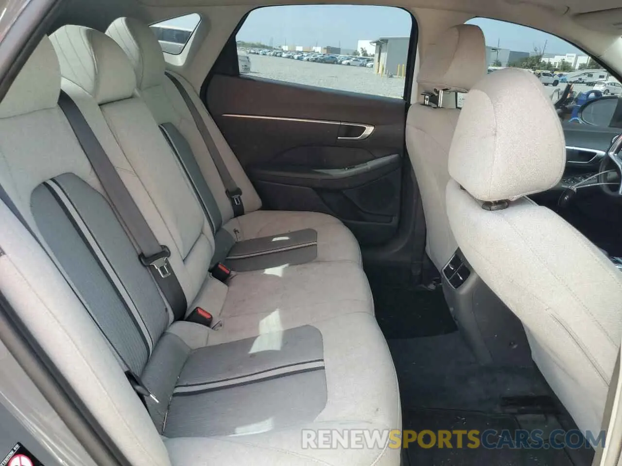 10 Photograph of a damaged car 5NPEF4JAXLH051757 HYUNDAI SONATA 2020