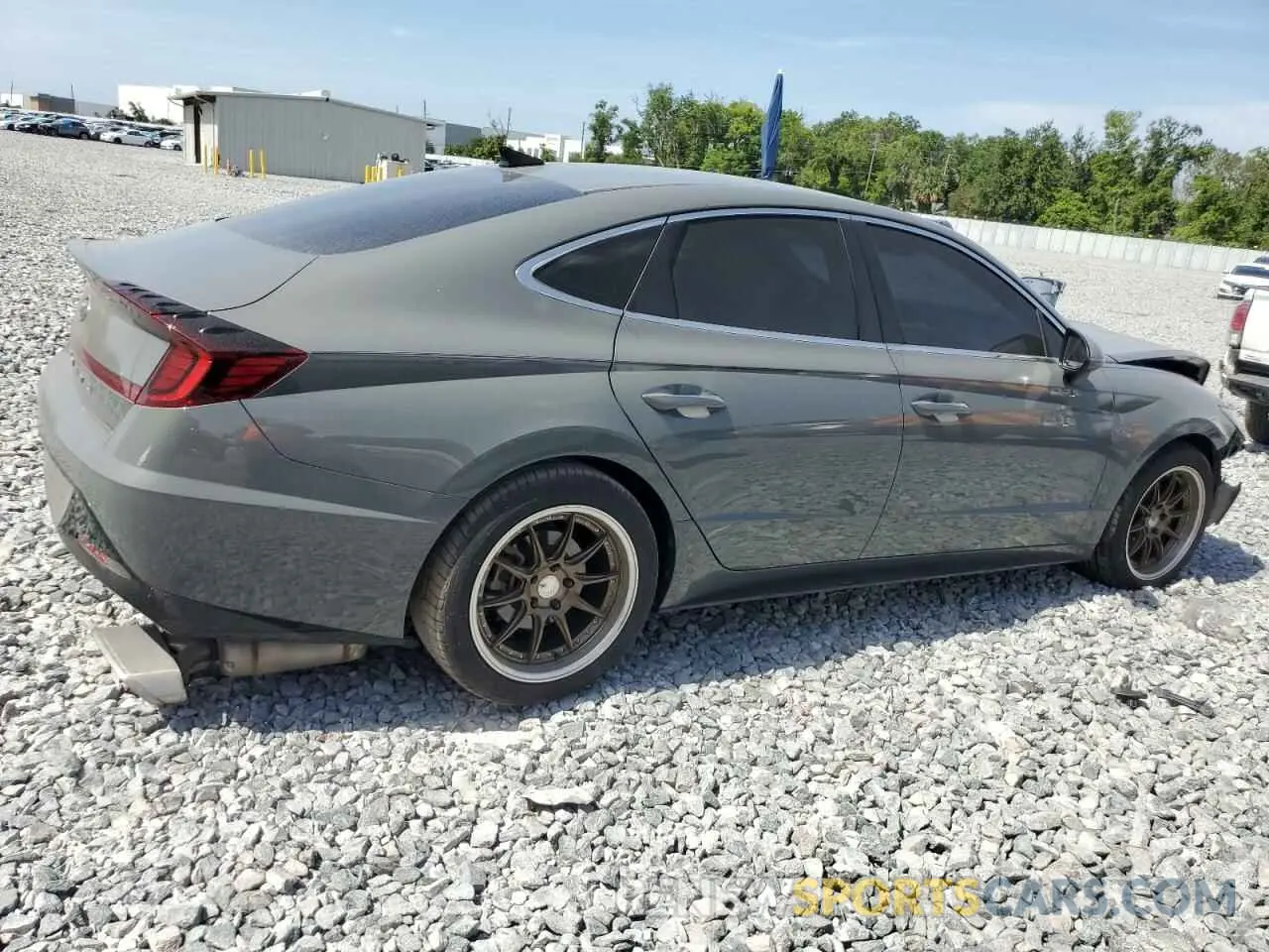 3 Photograph of a damaged car 5NPEF4JAXLH051757 HYUNDAI SONATA 2020