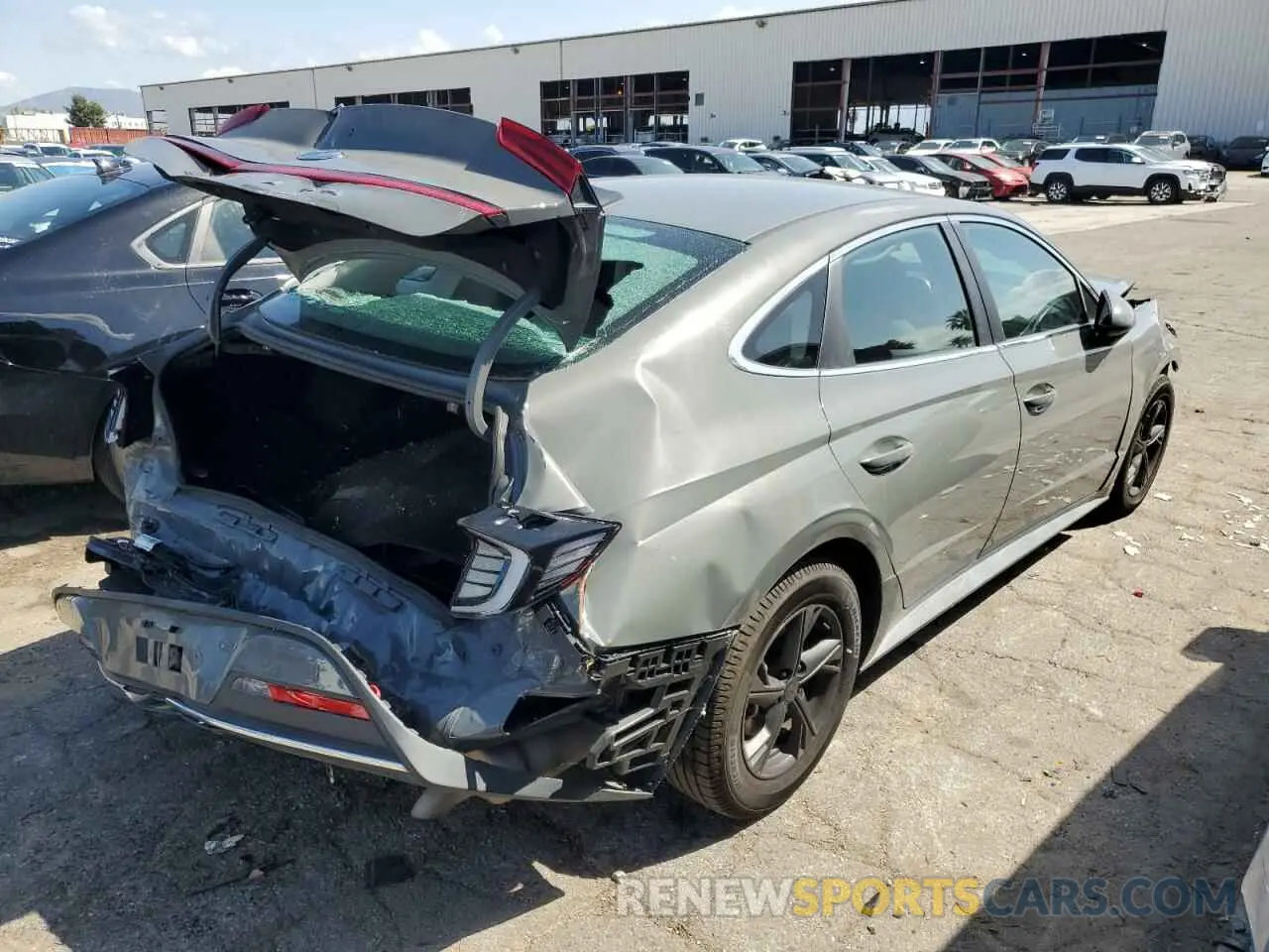 3 Photograph of a damaged car 5NPEG4JA1LH037243 HYUNDAI SONATA 2020
