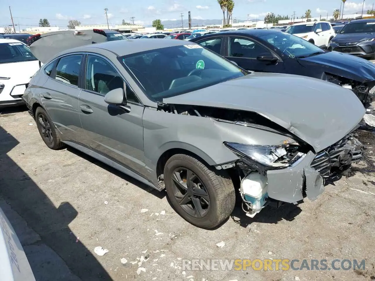 4 Photograph of a damaged car 5NPEG4JA1LH037243 HYUNDAI SONATA 2020