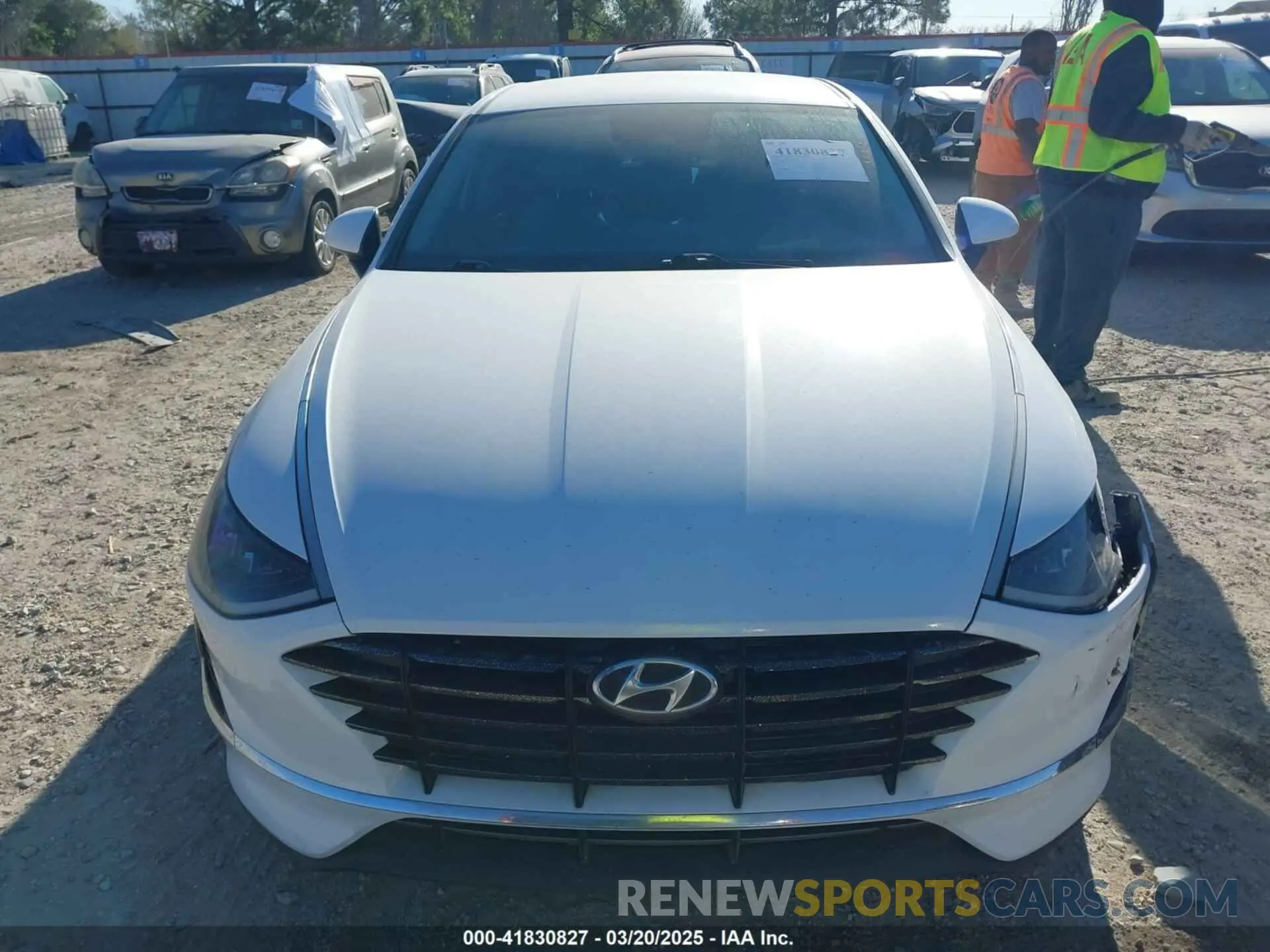 12 Photograph of a damaged car 5NPEG4JA2LH005983 HYUNDAI SONATA 2020
