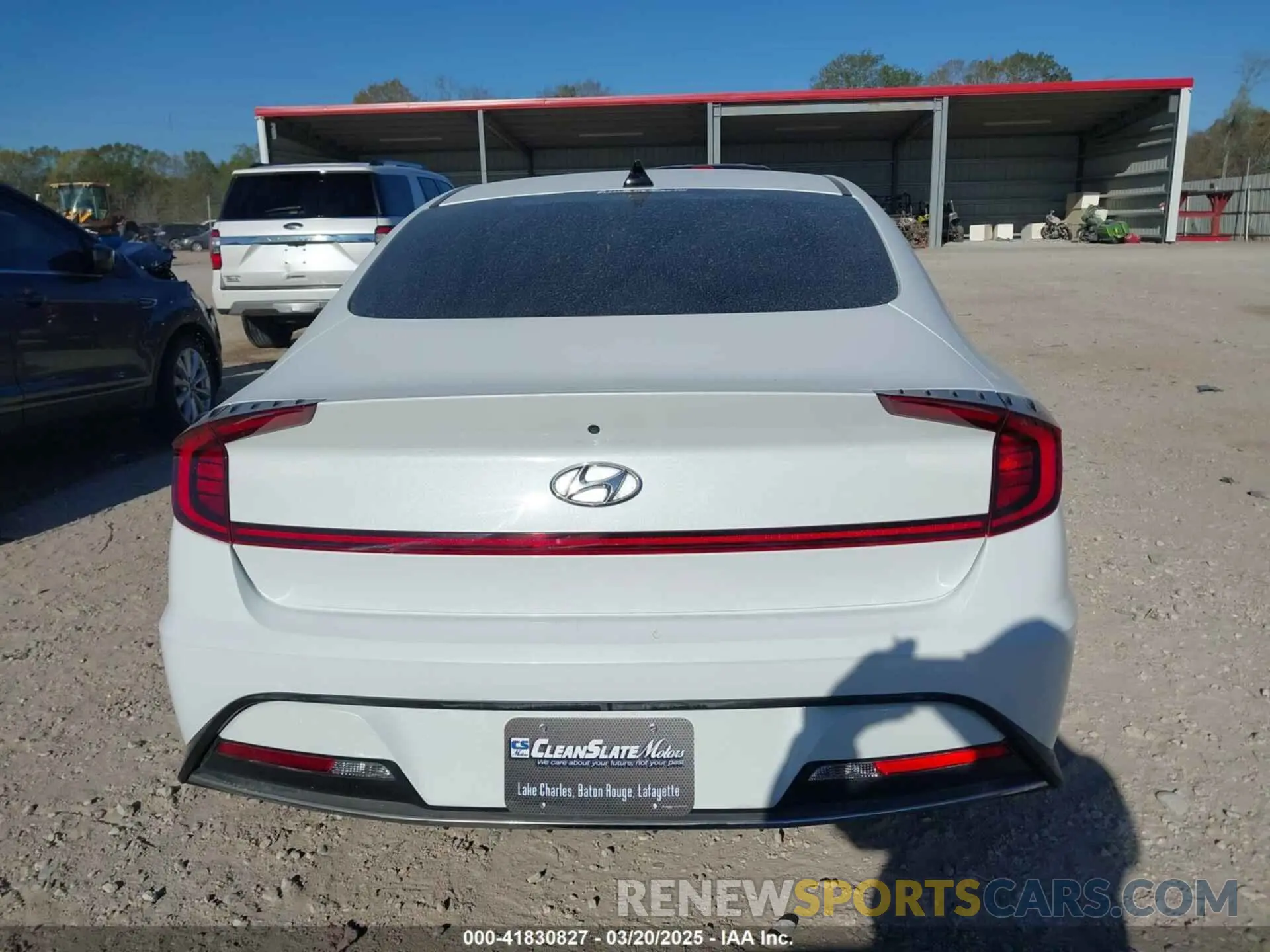 16 Photograph of a damaged car 5NPEG4JA2LH005983 HYUNDAI SONATA 2020