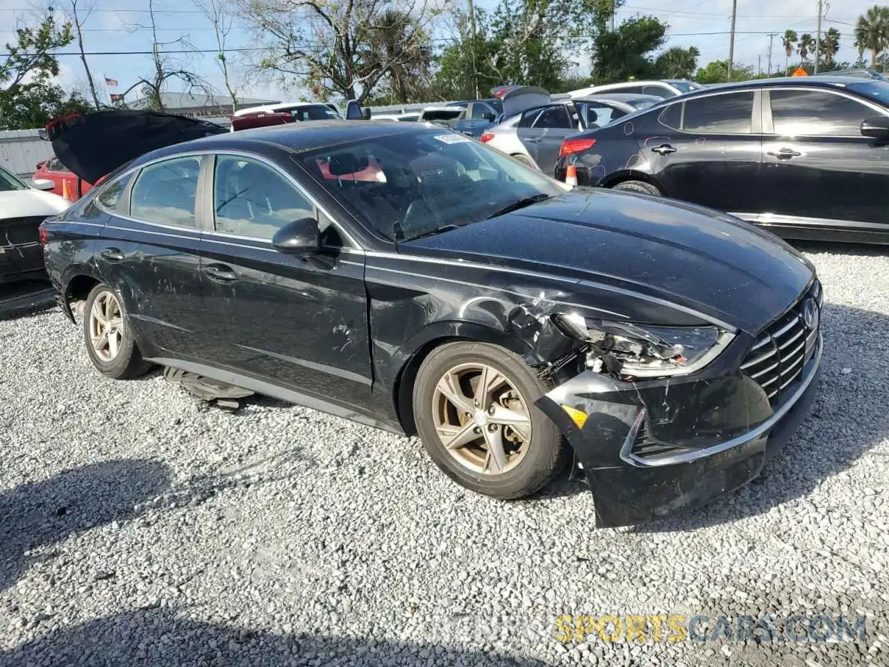4 Photograph of a damaged car 5NPEG4JA3LH056022 HYUNDAI SONATA 2020
