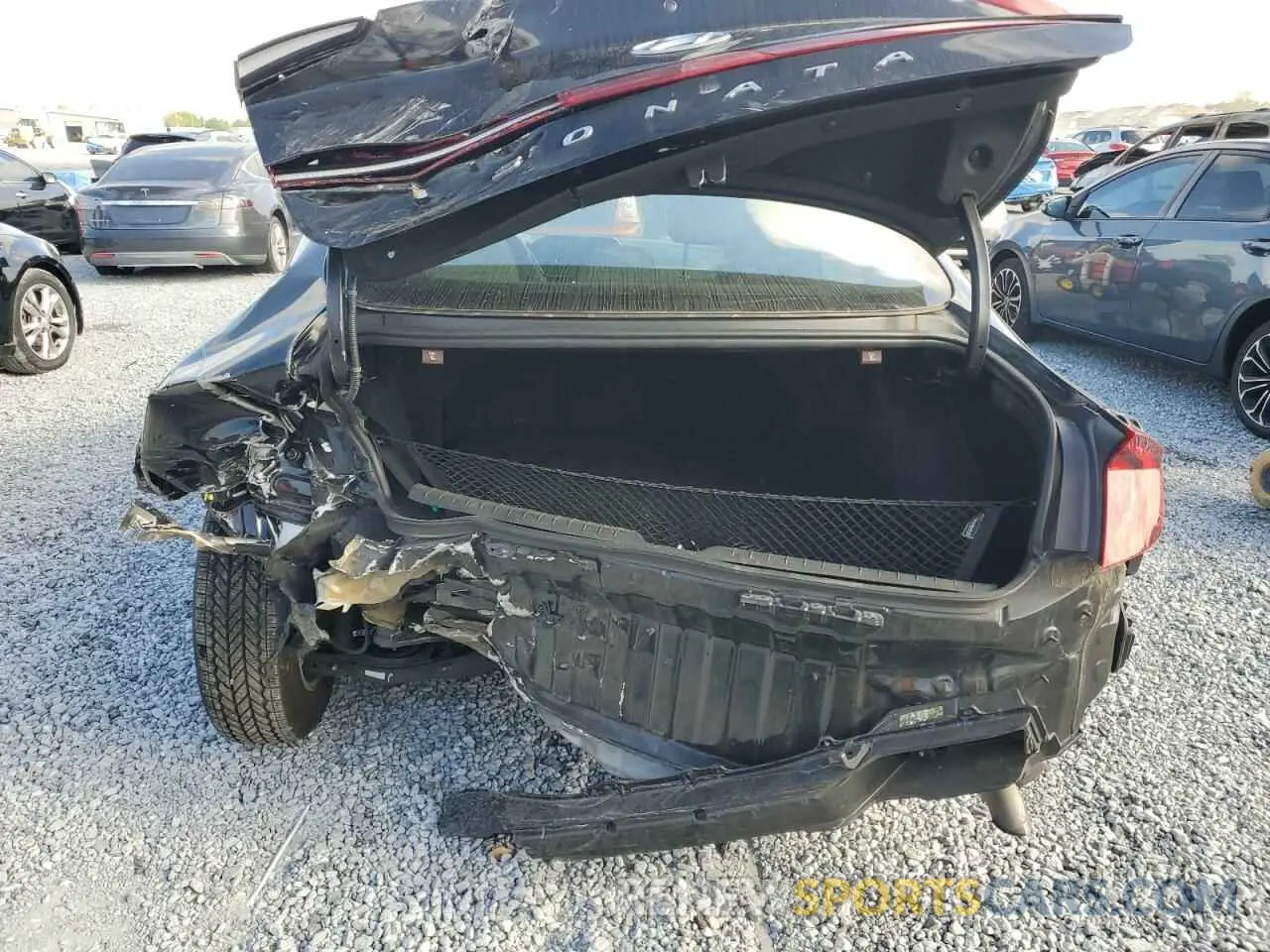 6 Photograph of a damaged car 5NPEG4JA3LH056022 HYUNDAI SONATA 2020