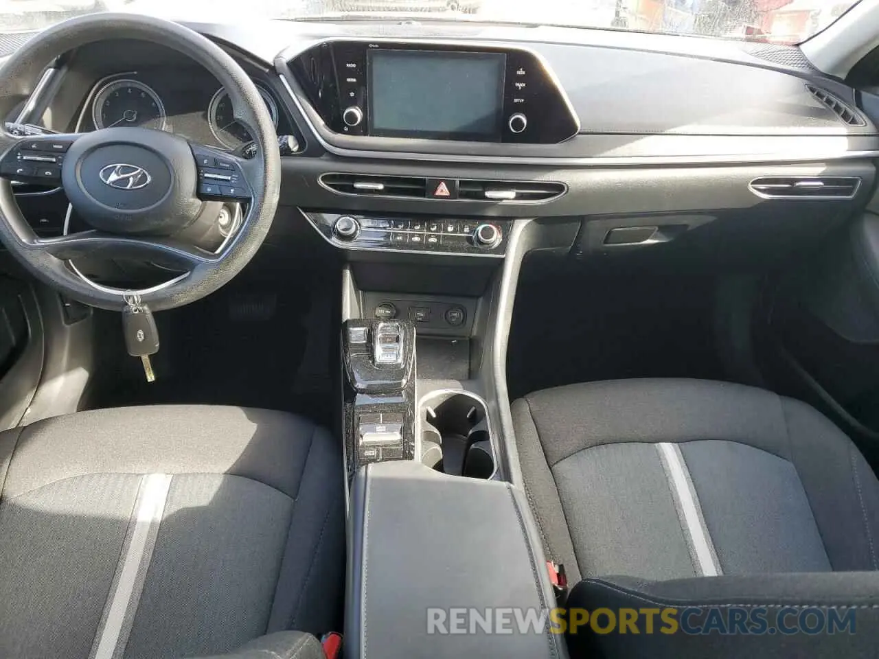 8 Photograph of a damaged car 5NPEG4JA3LH056022 HYUNDAI SONATA 2020