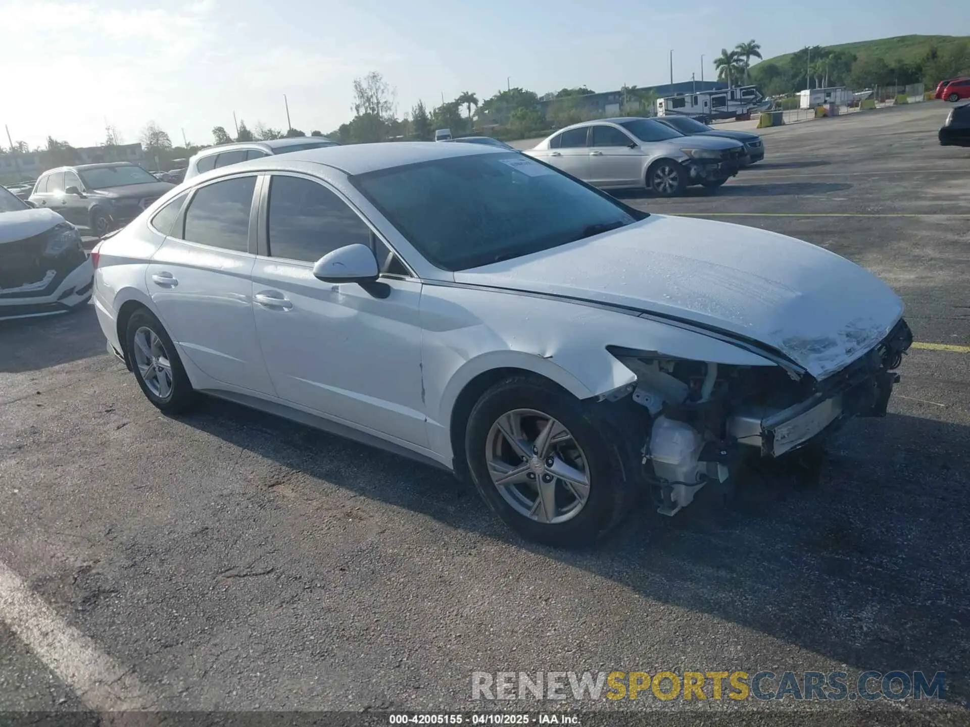 1 Photograph of a damaged car 5NPEG4JA4LH043554 HYUNDAI SONATA 2020