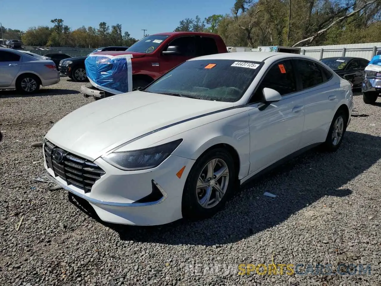 1 Photograph of a damaged car 5NPEG4JA4LH062363 HYUNDAI SONATA 2020