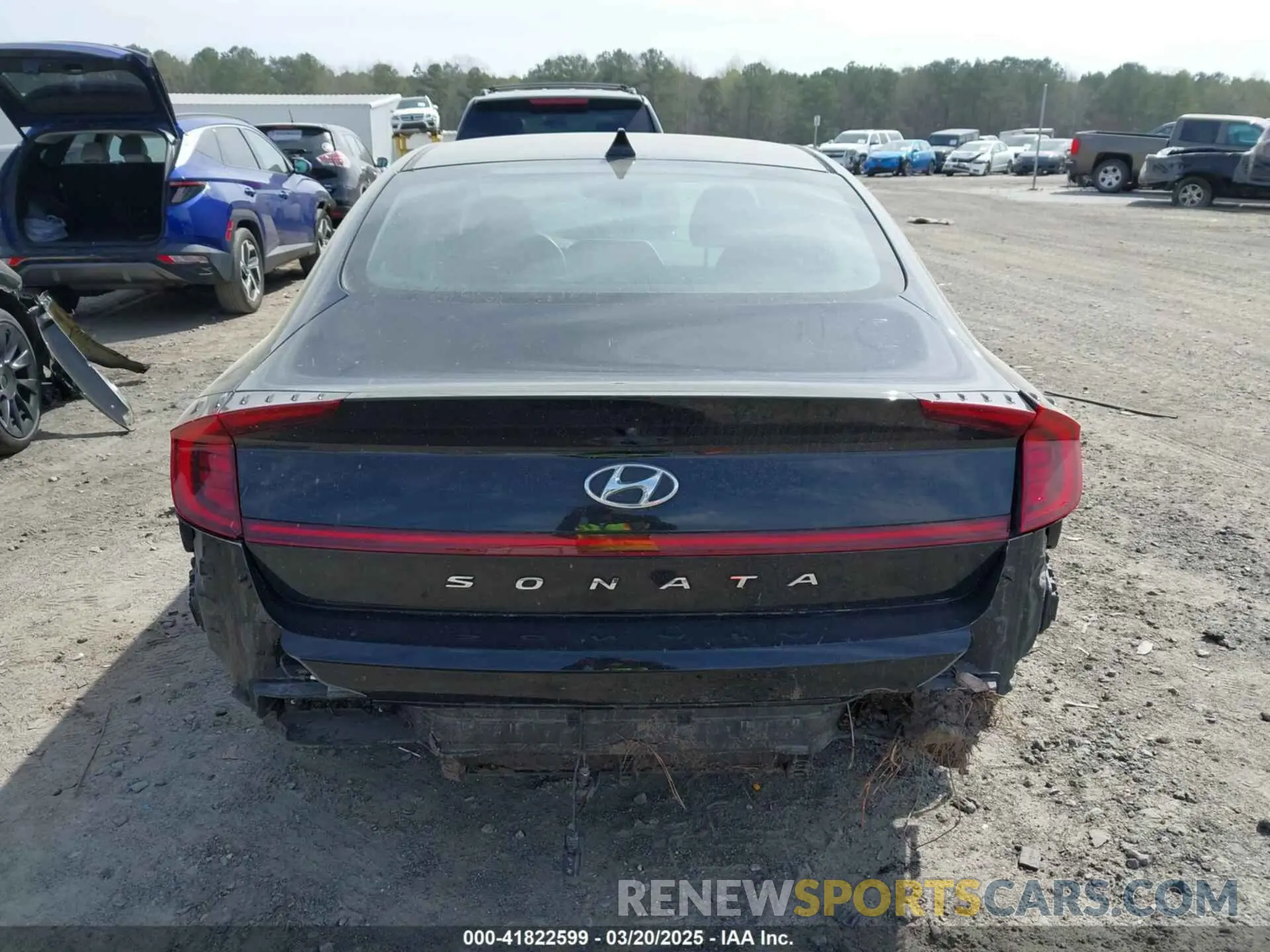 16 Photograph of a damaged car 5NPEG4JA9LH056882 HYUNDAI SONATA 2020