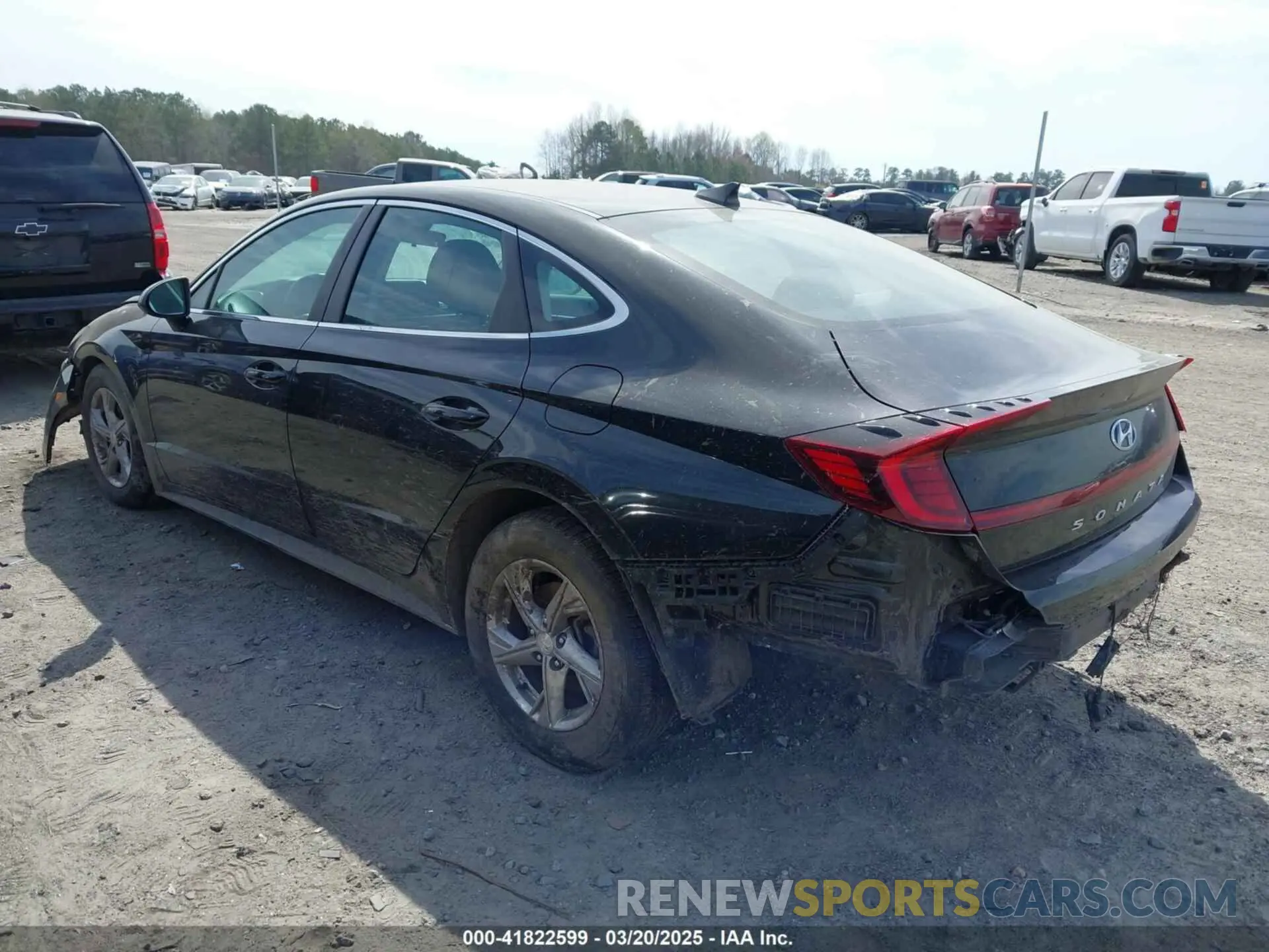 3 Photograph of a damaged car 5NPEG4JA9LH056882 HYUNDAI SONATA 2020