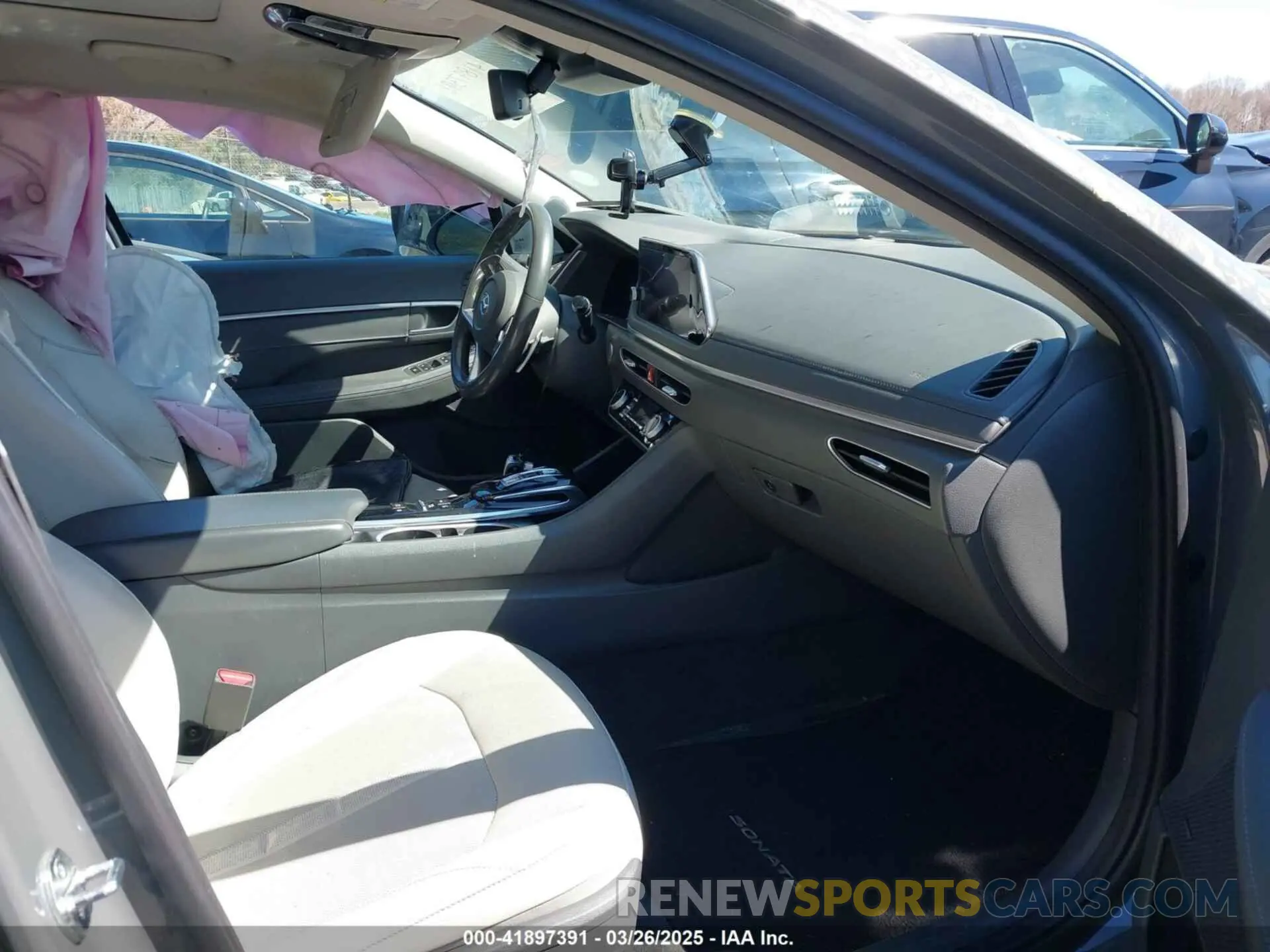 5 Photograph of a damaged car 5NPEH4J21LH050662 HYUNDAI SONATA 2020